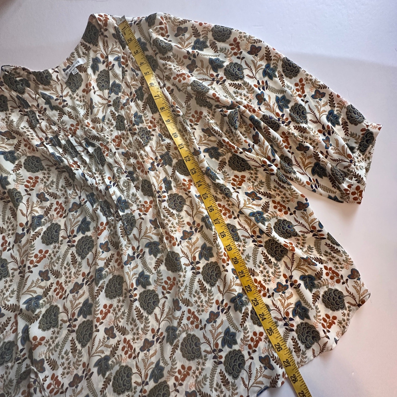 Rose & Olive Floral Pintucked Top Womens Size 1X Cream Multicolor Flowy Tunic