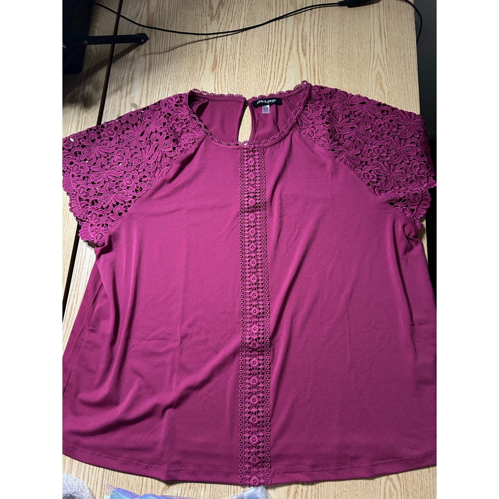 B5 New Womens Cable & Gauge Crochet 🧶 Top Stretchy Wine Burgundy size XL