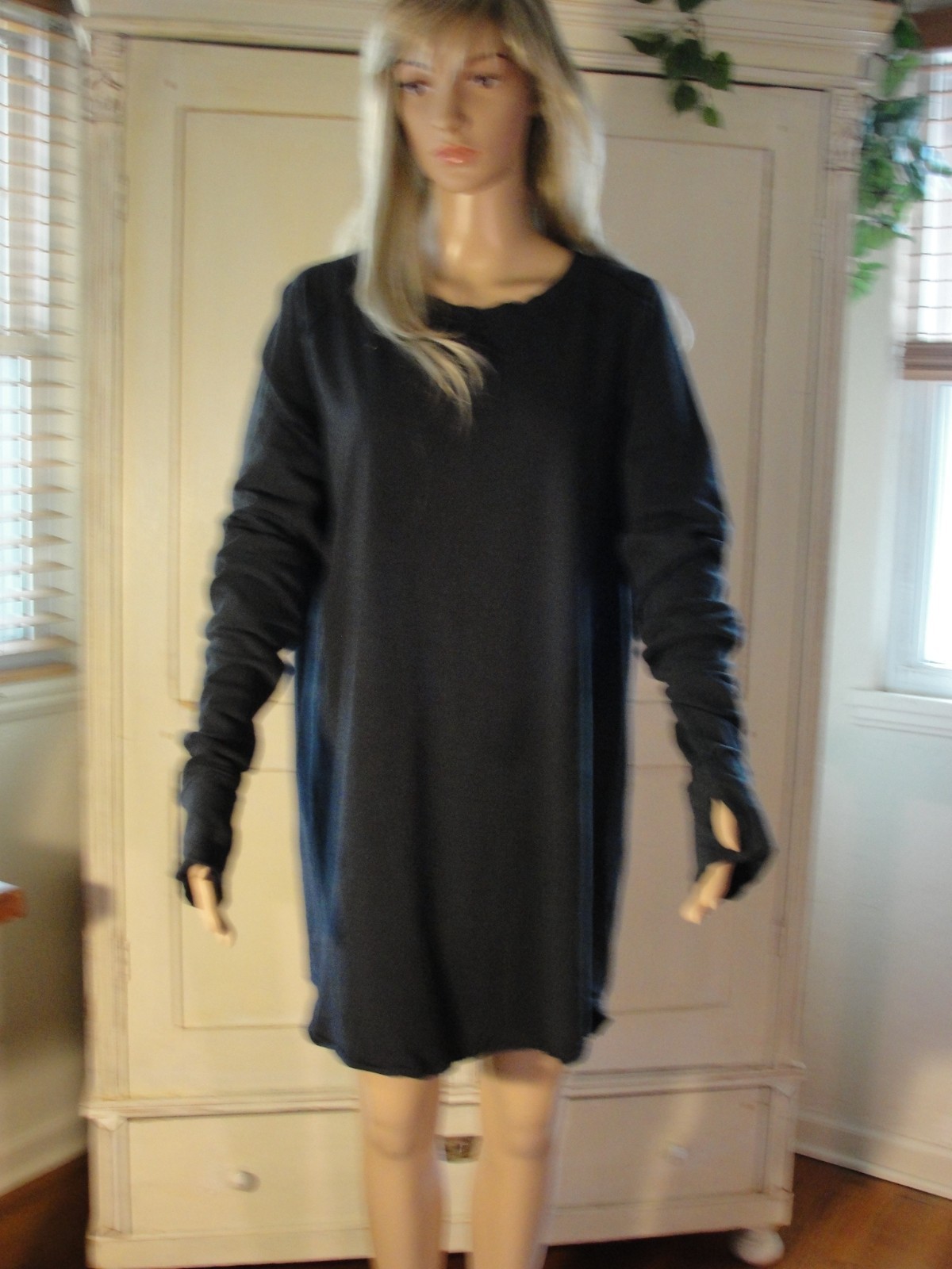 Free People We The Free Bohemian Tee Black Cotton Long Sleeve Thumbhole Sz Large