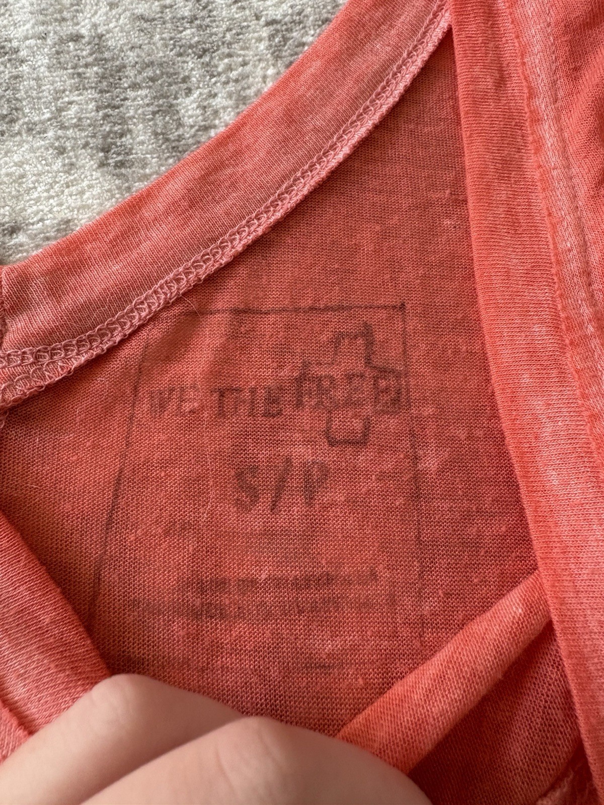 Live the Process Women’s S/P Orange Solid Knit V-Neck Sleeveless Raw Hem Tank