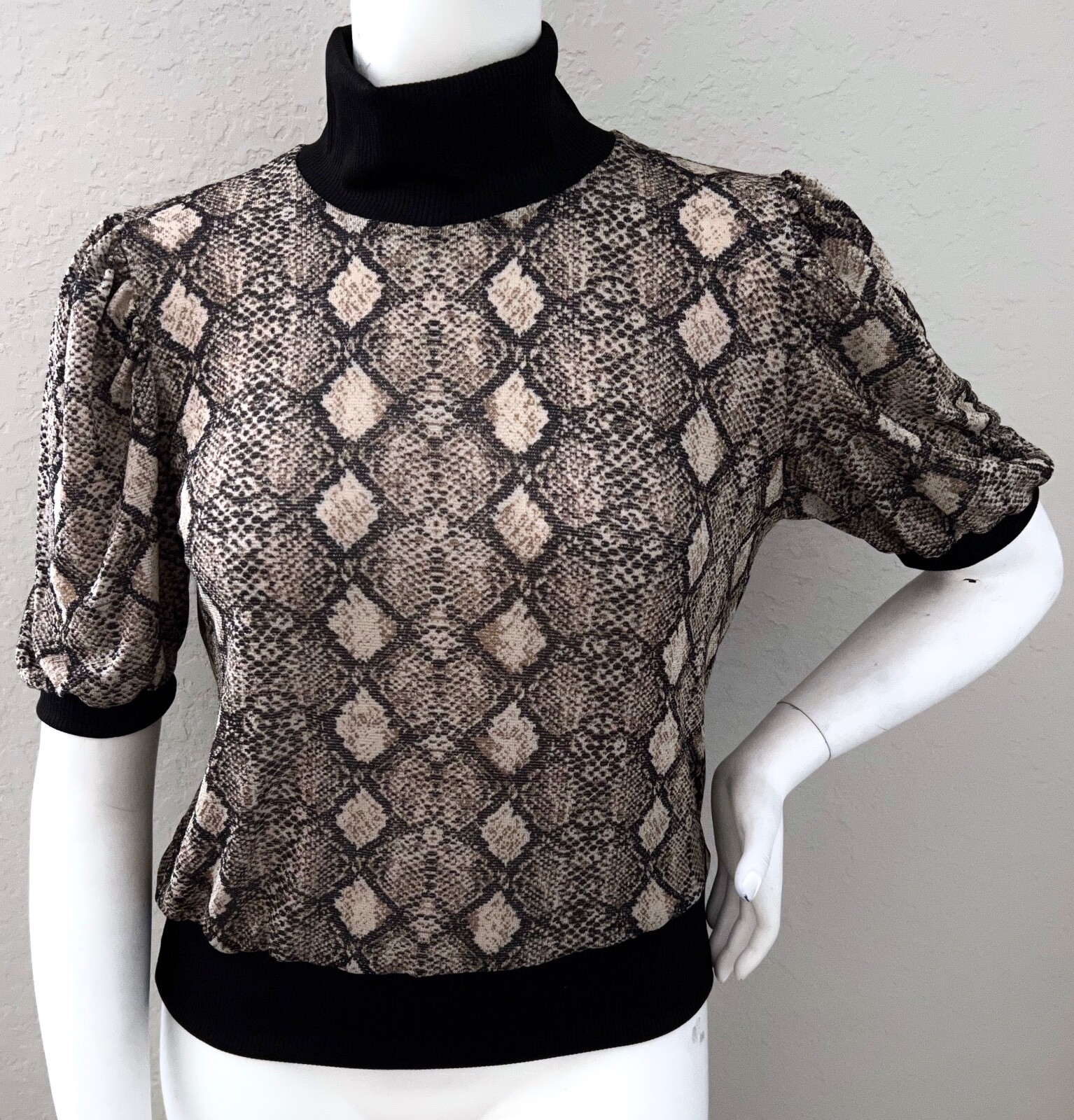 Wing USA Animal Snakeskin Print Lurex Mock Neck Puff Sleeve Top Plus 1XL 2XL 3XL