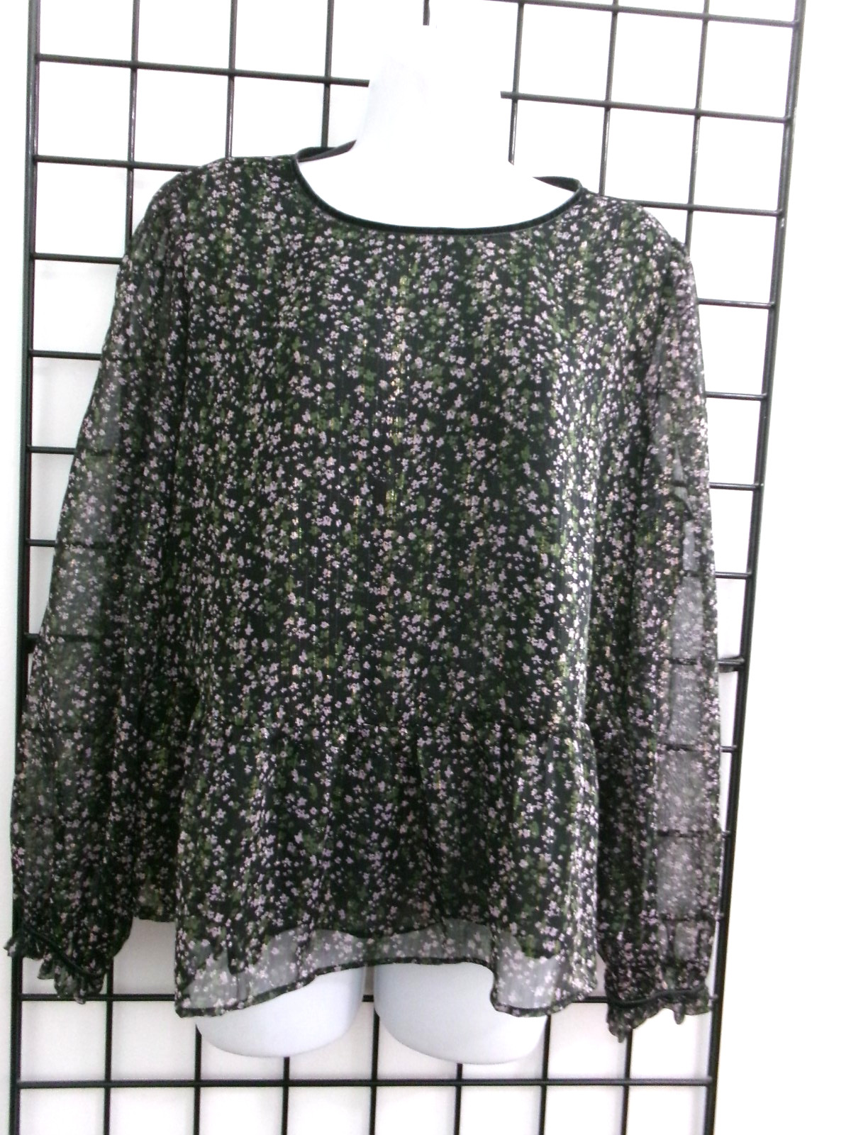 “NEW” ANN TAYLOR LOFT / ORG $64.50 🌸 LARGE / 42″ BUST==FLOWING CALICO BLOUSE