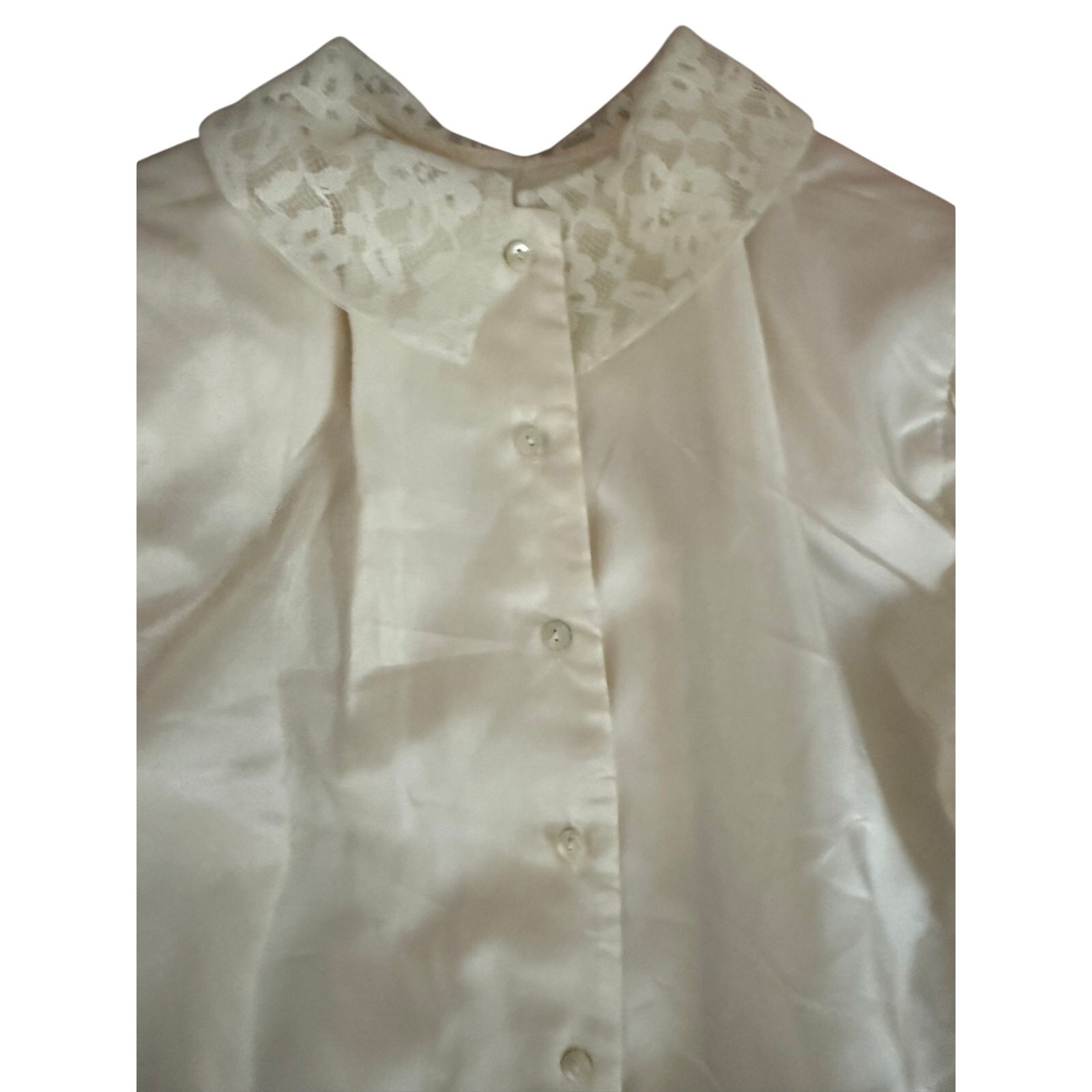 Vintage Nilani Ivory Satin Blouse Size 6 Lace Collar Floral Embroidered Romantic