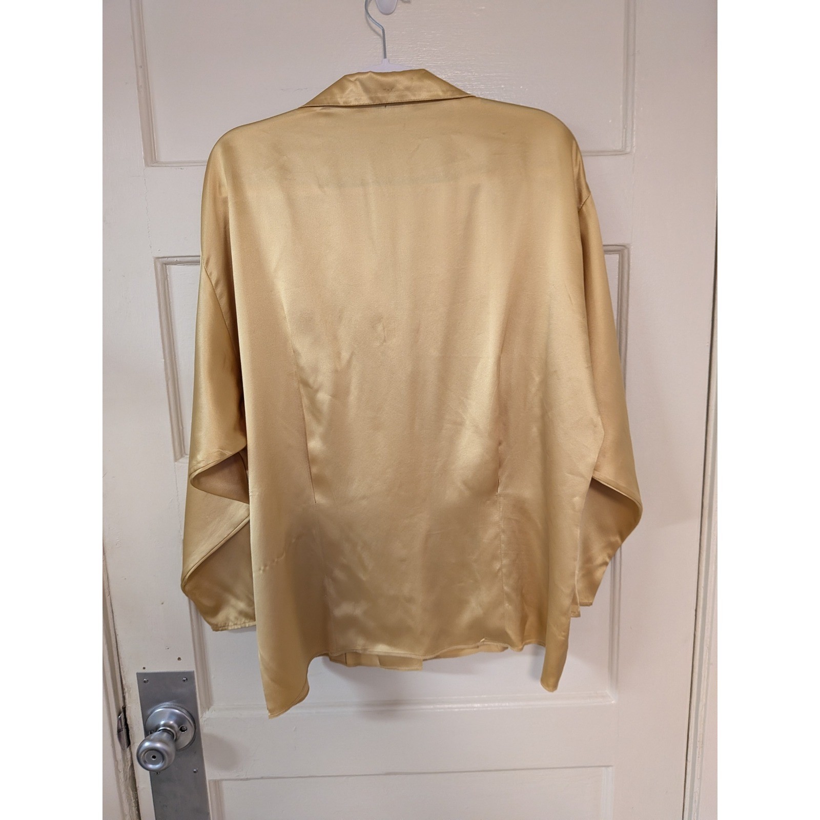St John Womens Gold 100% Silk Satin Button Down Blouse Notched Lapel Size 8