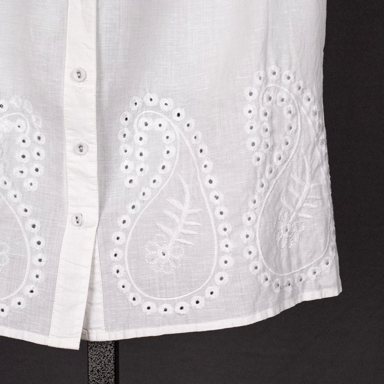 Lucy & Laurel 100% Linen Top Women’s SMALL Embroidered Eyelet Paisley Pintuck