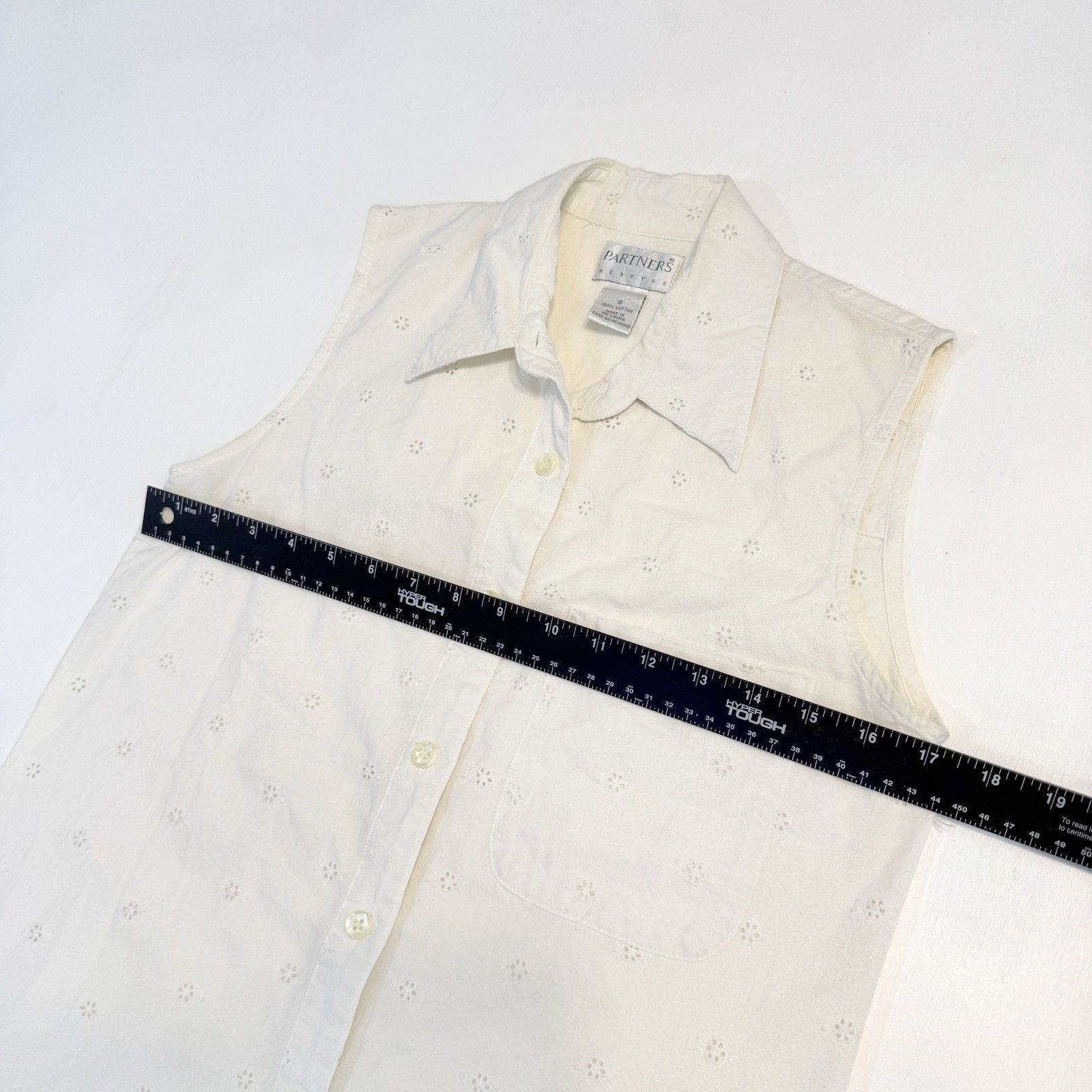 Partners Mervyn’s Women’s Eyelet Sleeveless Button Front Blouse White Small