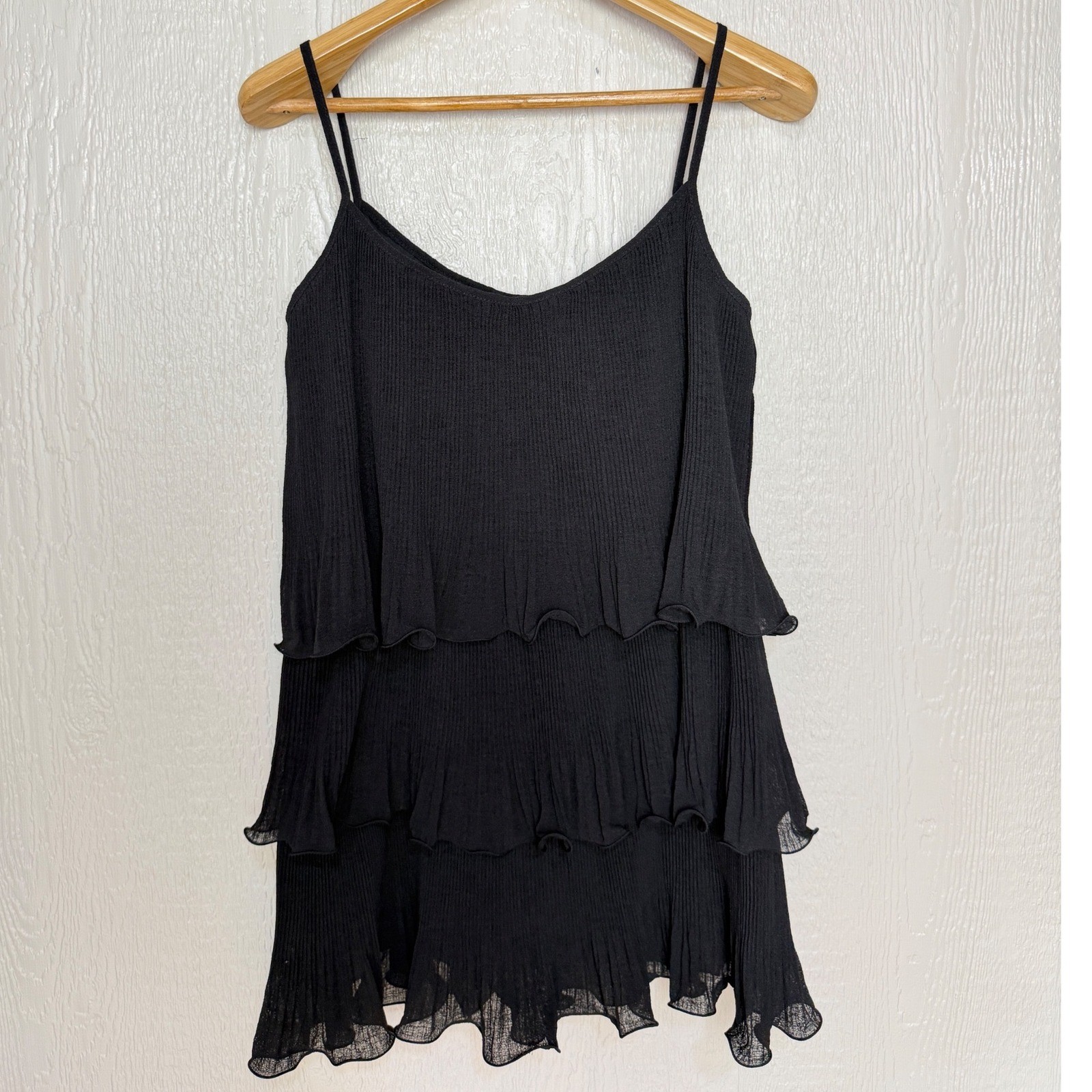 Black Tiered Pleated Ruffle Camisole Top Spaghetti Strap V-Neck Sleeveless Small