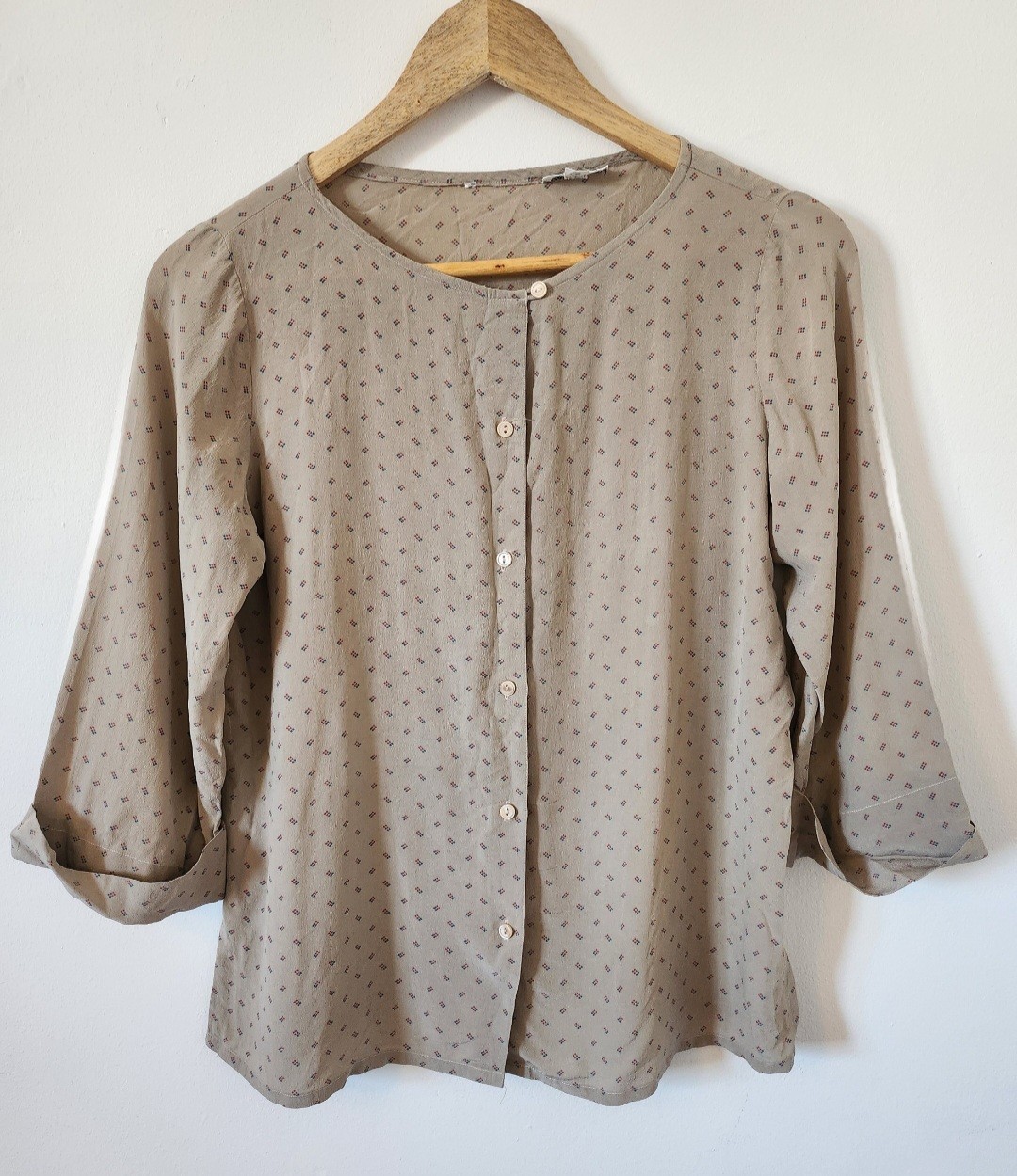 100% Silk 3/4 Sleeve Beige Patterned Blouse Size 8 – Smart – Workwear- Chic