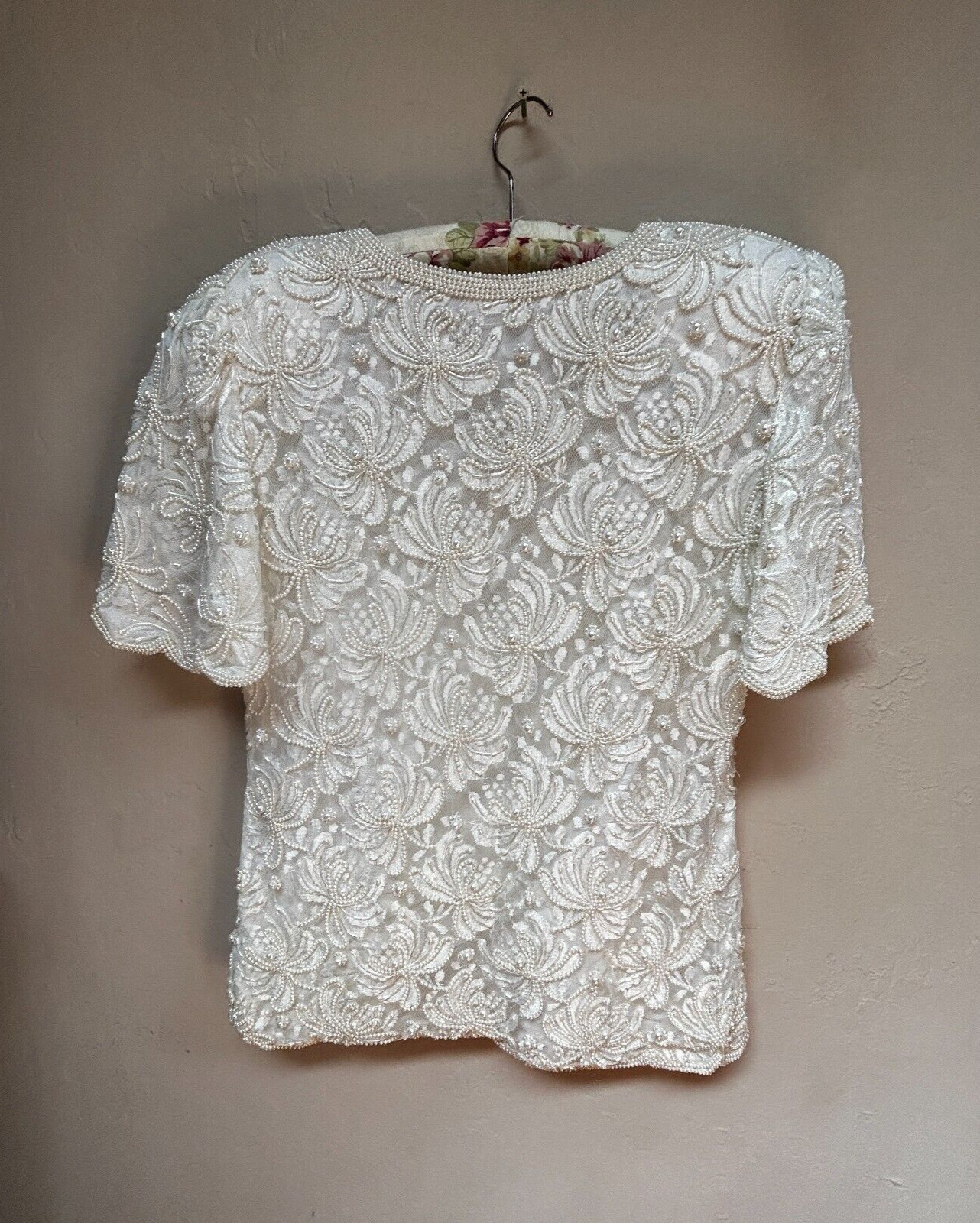 Vintage I.Magnin Women’s Pearly Beaded Top V-Neck Ivory Size XS Short Sleeve