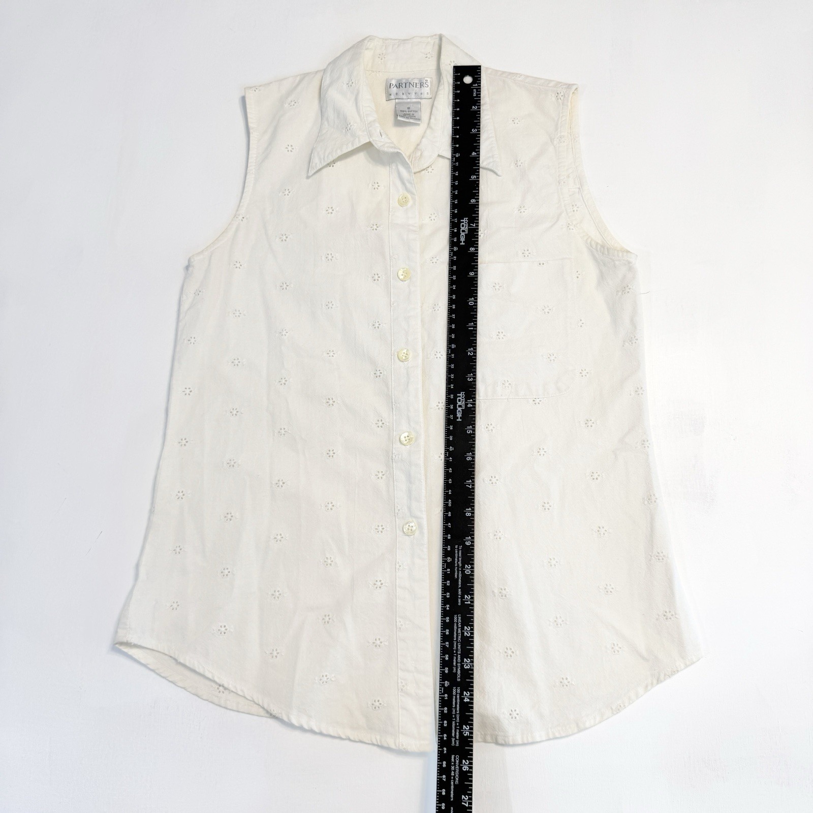 Partners Mervyn’s Women’s Eyelet Sleeveless Button Front Blouse White Small