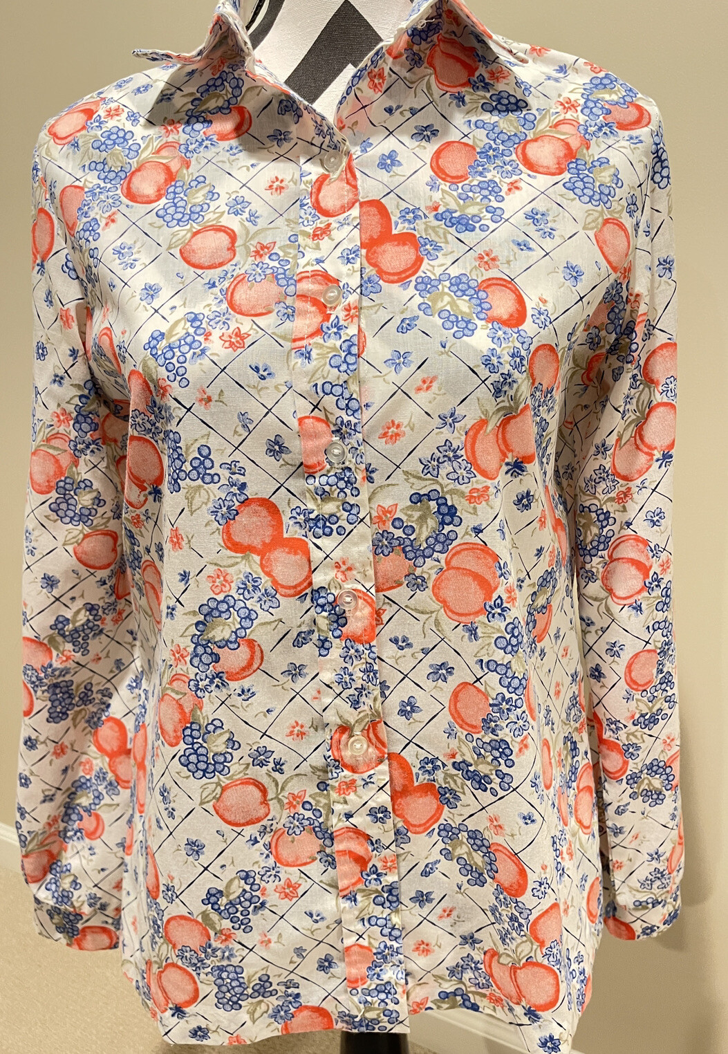 Vintage Jack Winter Women’s Peaches & Grapes Blouse/ Top Small