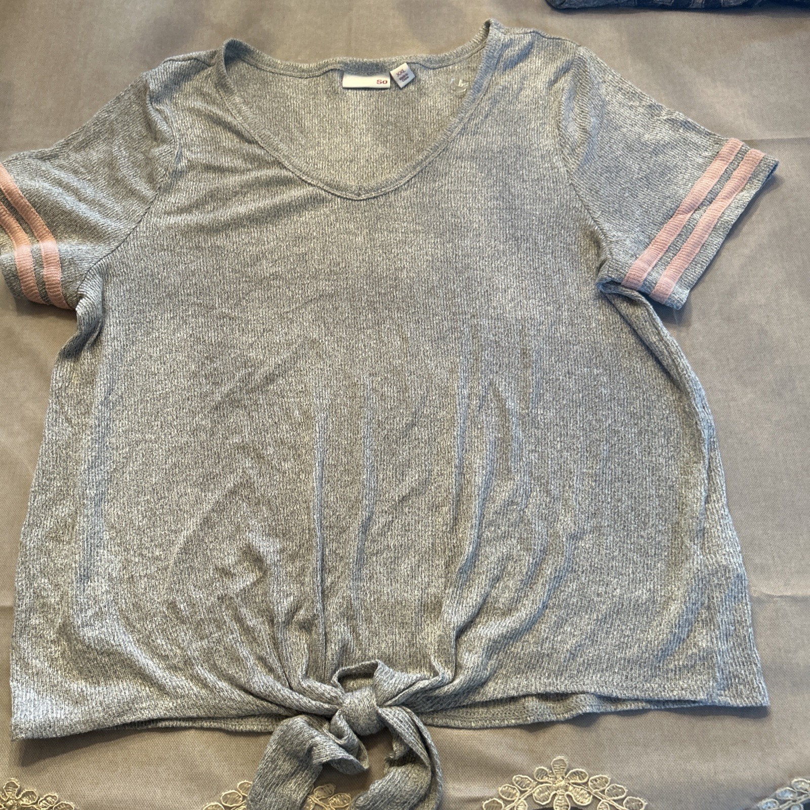 Woman’s Juniors So Gray Pink Neck Top Very Soft! Size XXL