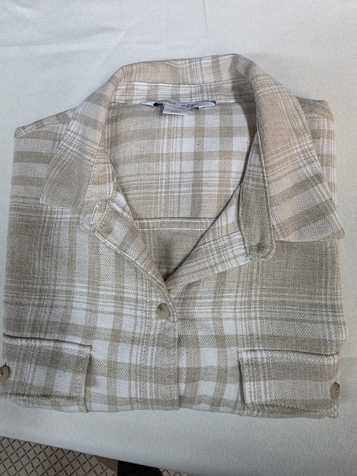 Old Navy Women’s Size Large Boyfriend Shirt Beige/white Plaid Buttoned Down Y2k