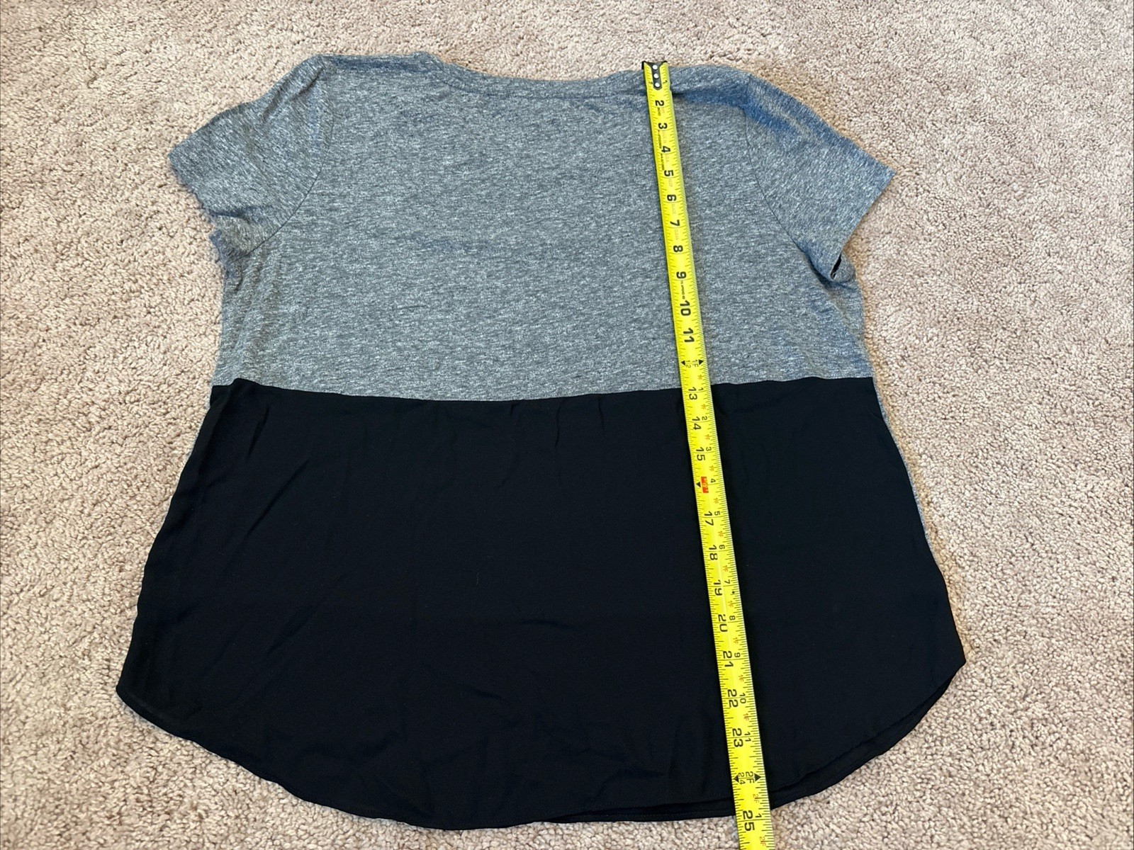 Express Gray and Black Two Fabric Chiffon Short Sleeve Dolphin Hem Blouse Large