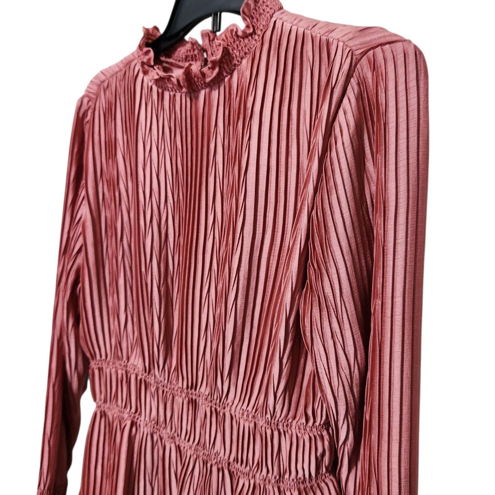Est 1945 Silk Top Medium Pleated Ruffle Lightweight Dust Pink