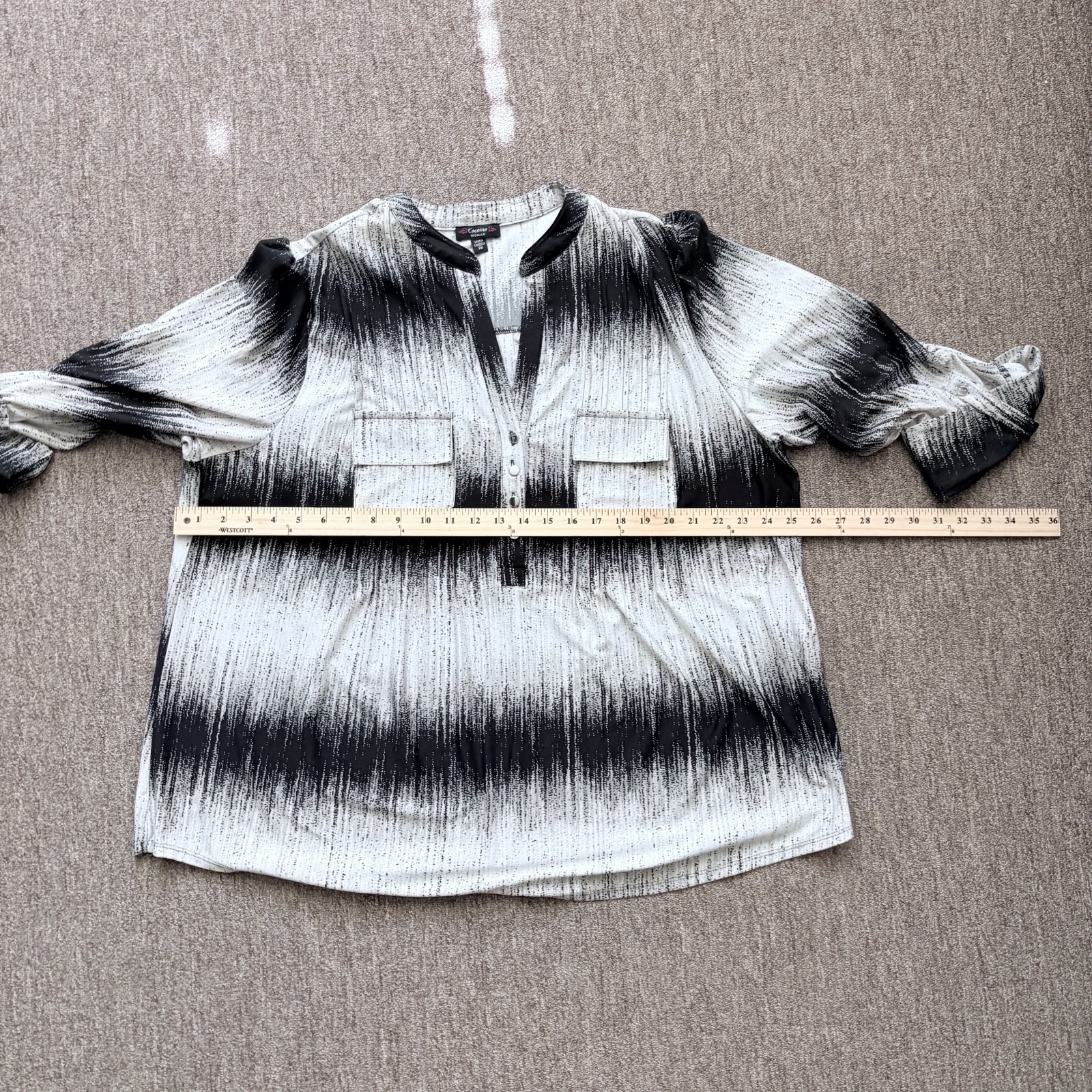 Cocomo Women Plus 2X Blouse Black White Abstract Ikat Roll Tab 3/4 Sleeve Tunic