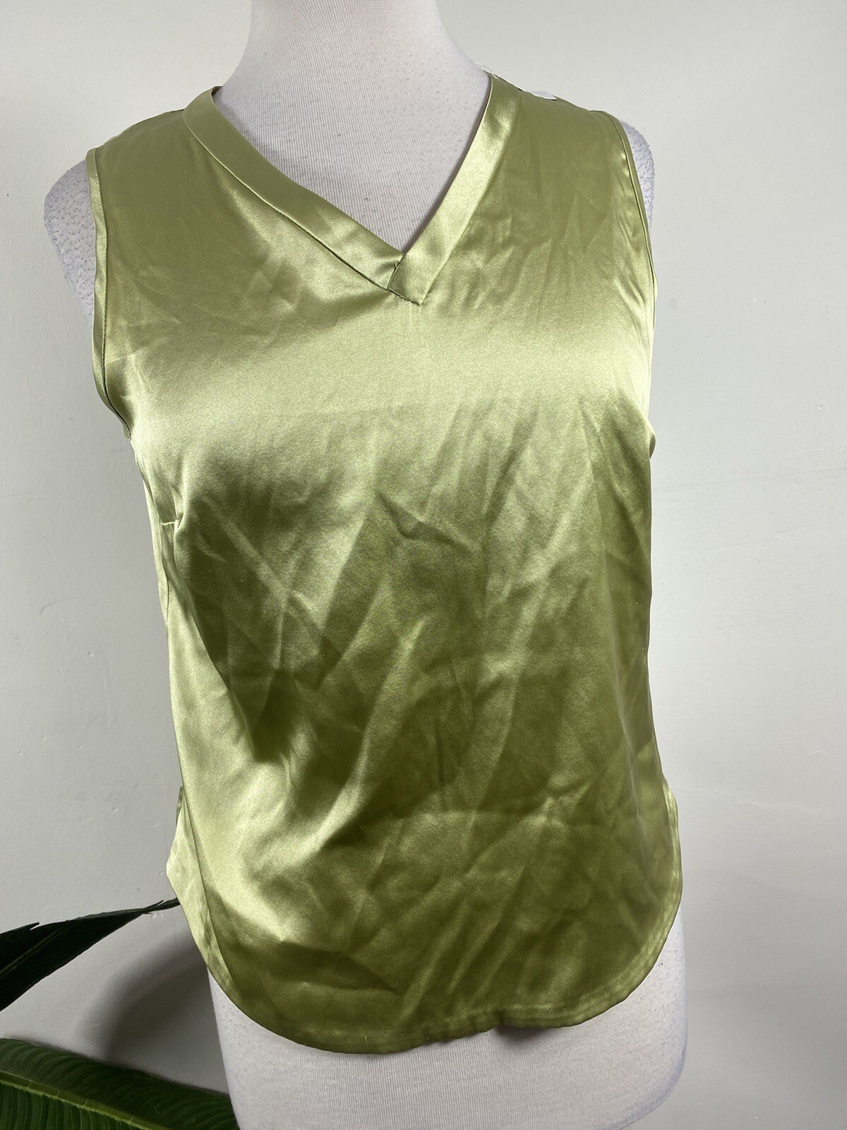 GURJOT New York Silk Sleveless Olive Green Top Size 6