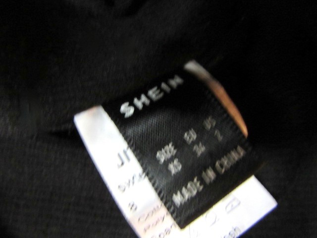 SHEIN ~ Size XS ~ BLACK Reverse Stitch OPEN HEART Cut Out Stretchy Crop Top c59