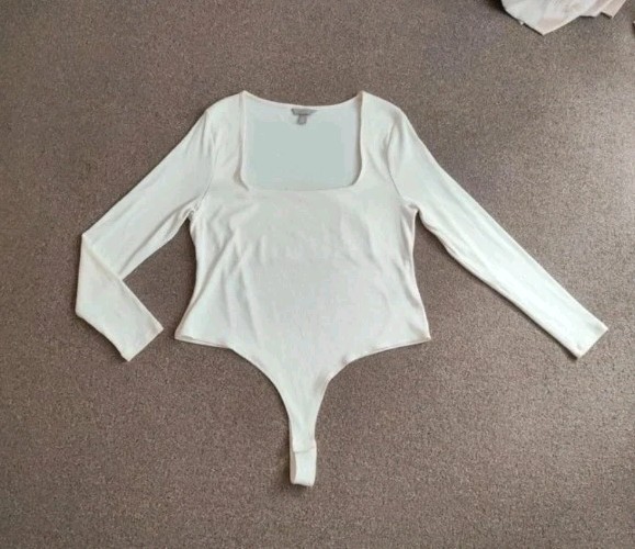 H&M sz XL/16-18 Ivory/Cream Stretch Ribbed Polyester Bodysuit withsnaps
