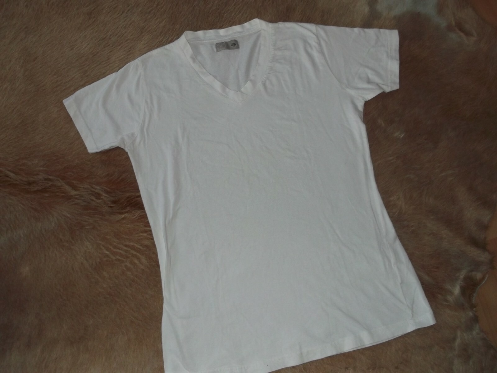 Classic women’s shirt white V neck size M second hand look!!