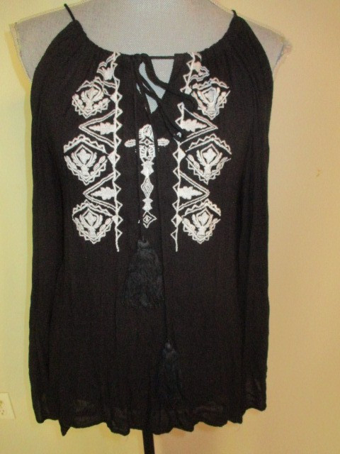 Elan FAB! Cold Shoulder Bell Sleeves Embroidered Rayon Tassels Black Blouse O/S