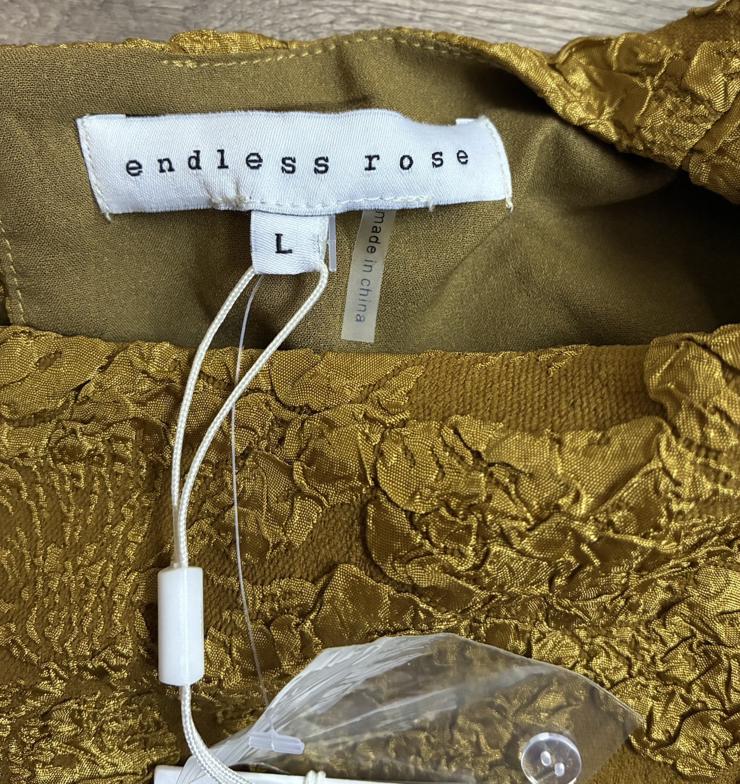 NWT Endless Rose Anthropologie Gold Floral Jacquard Puff Short Sleeve Blouse L