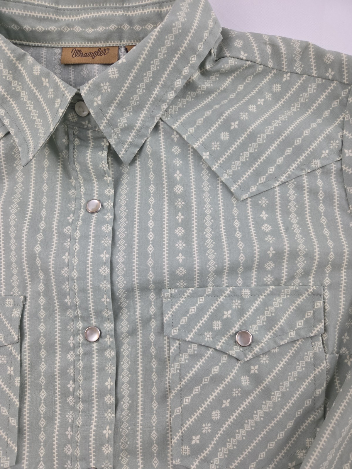 Wrangler Womens Pearl Snap Western Shirt Southwestern Aztec Green Size Medium