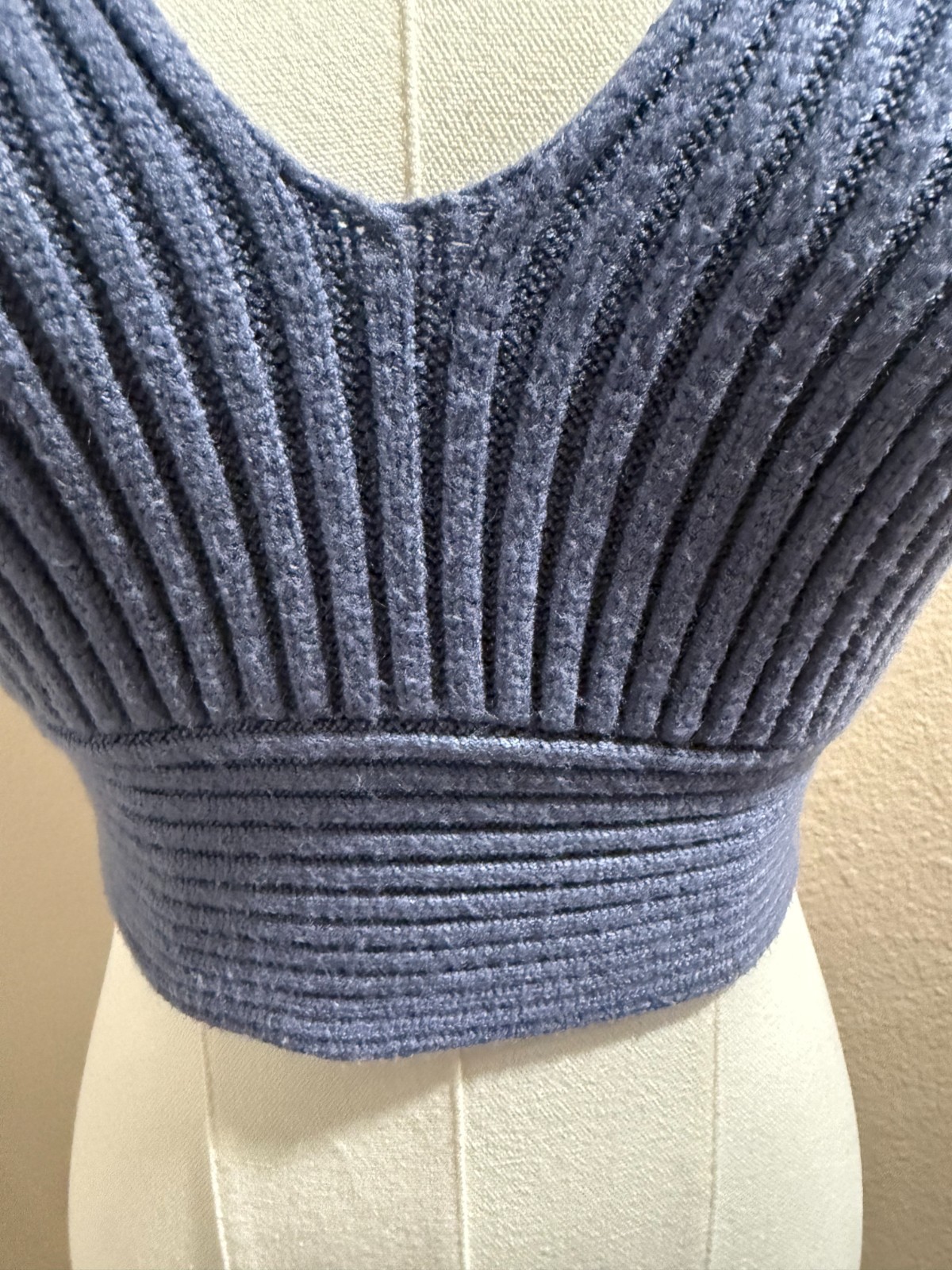 Debut M/L Periwinkle Ribbed Crop Top Open Back V Neck Y2K Summer Casual Boho