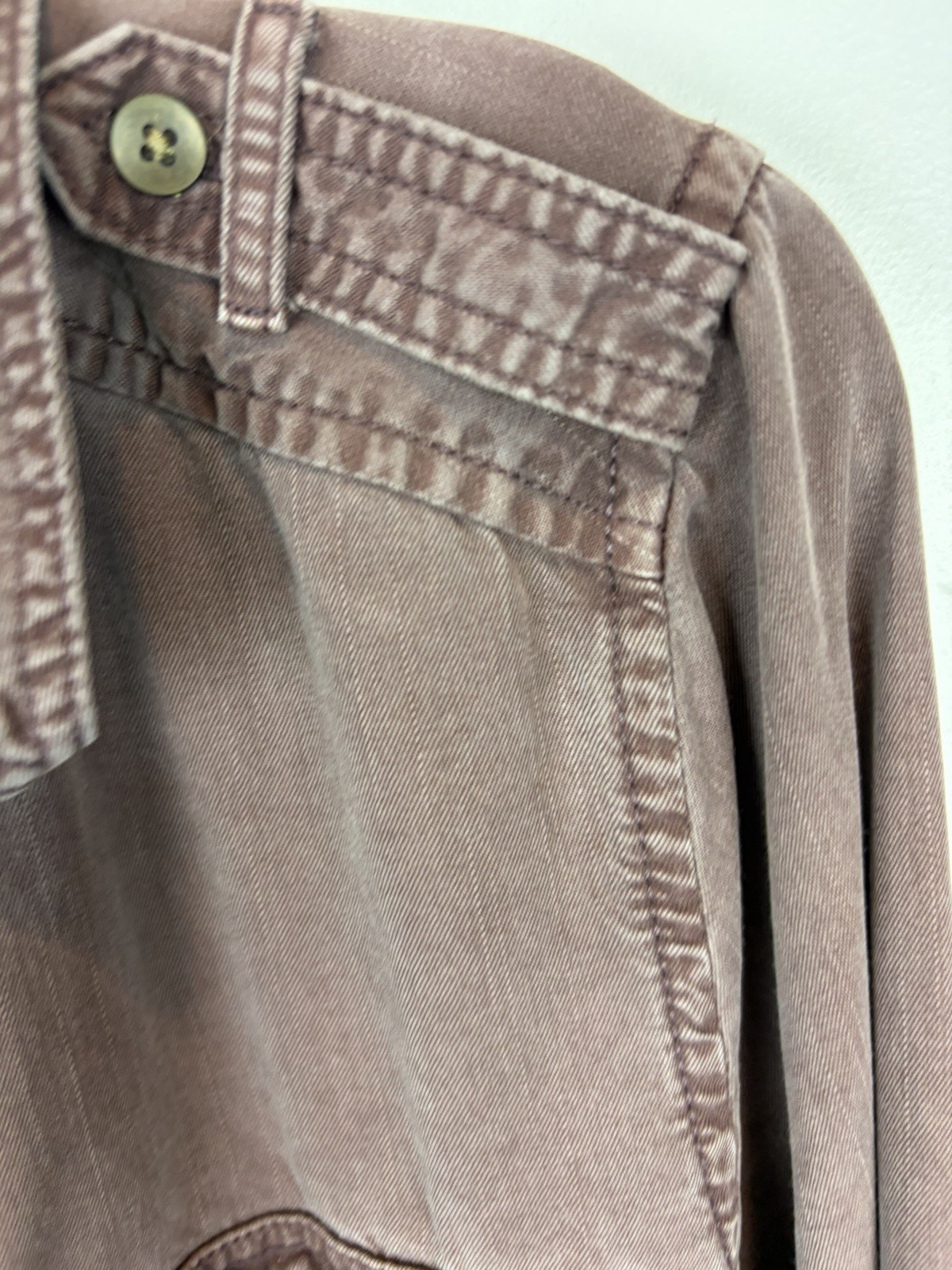 American Eagle Shirt Womens Medium Boyfriend Fit Plum Chambray Utility Button Up