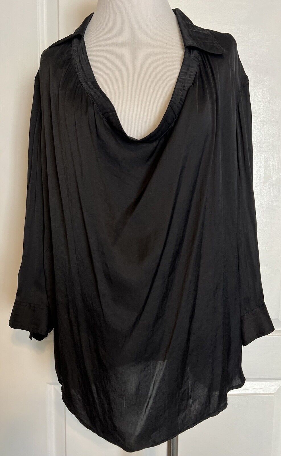 $235 VINCE Cowl Neck Satin Draped Blouse Black Roll Tab Sleeve Designer Top 10