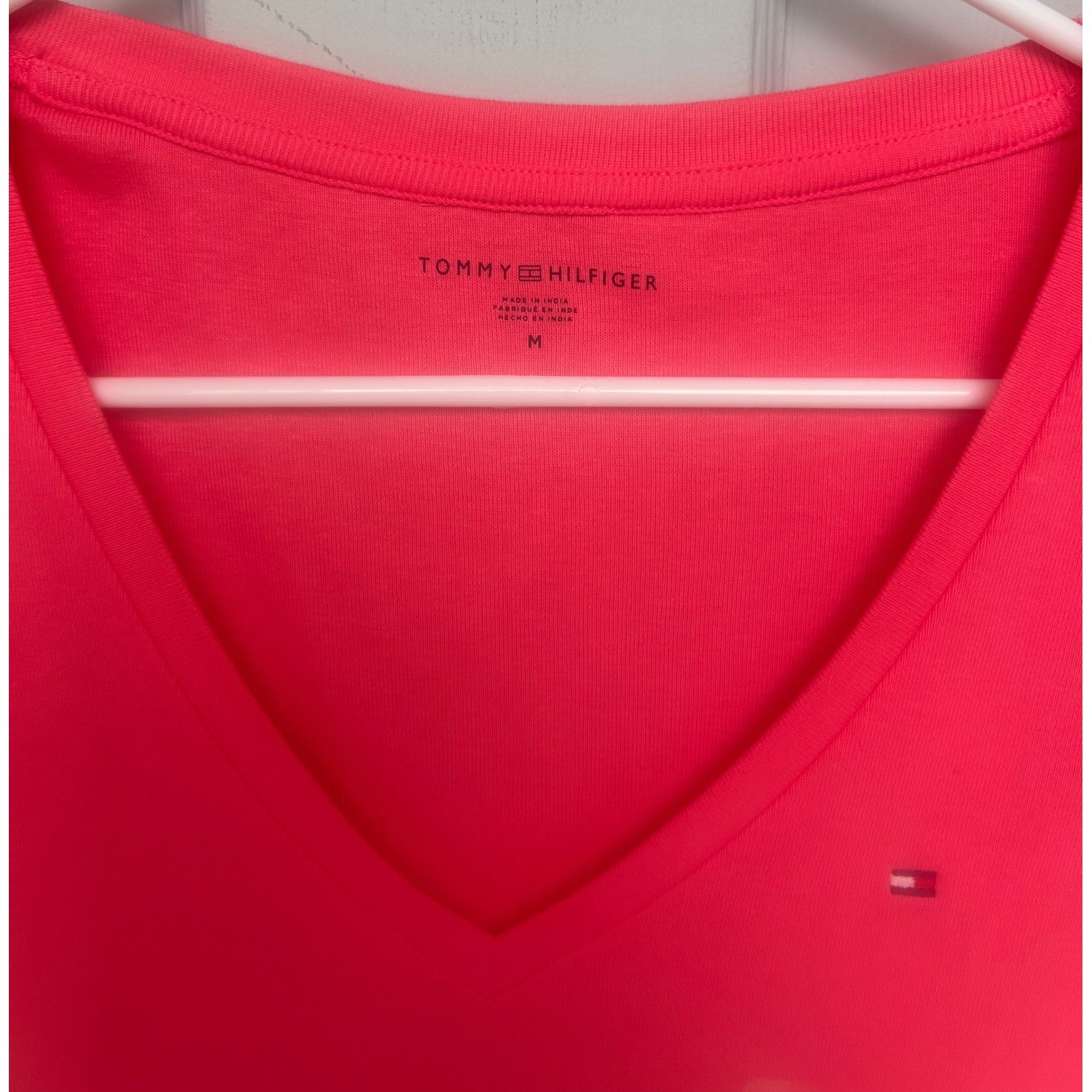 Tommy Hilfiger V-Neck T-Shirt Women Medium Coral Pink New Short Sleeve Logo Tee