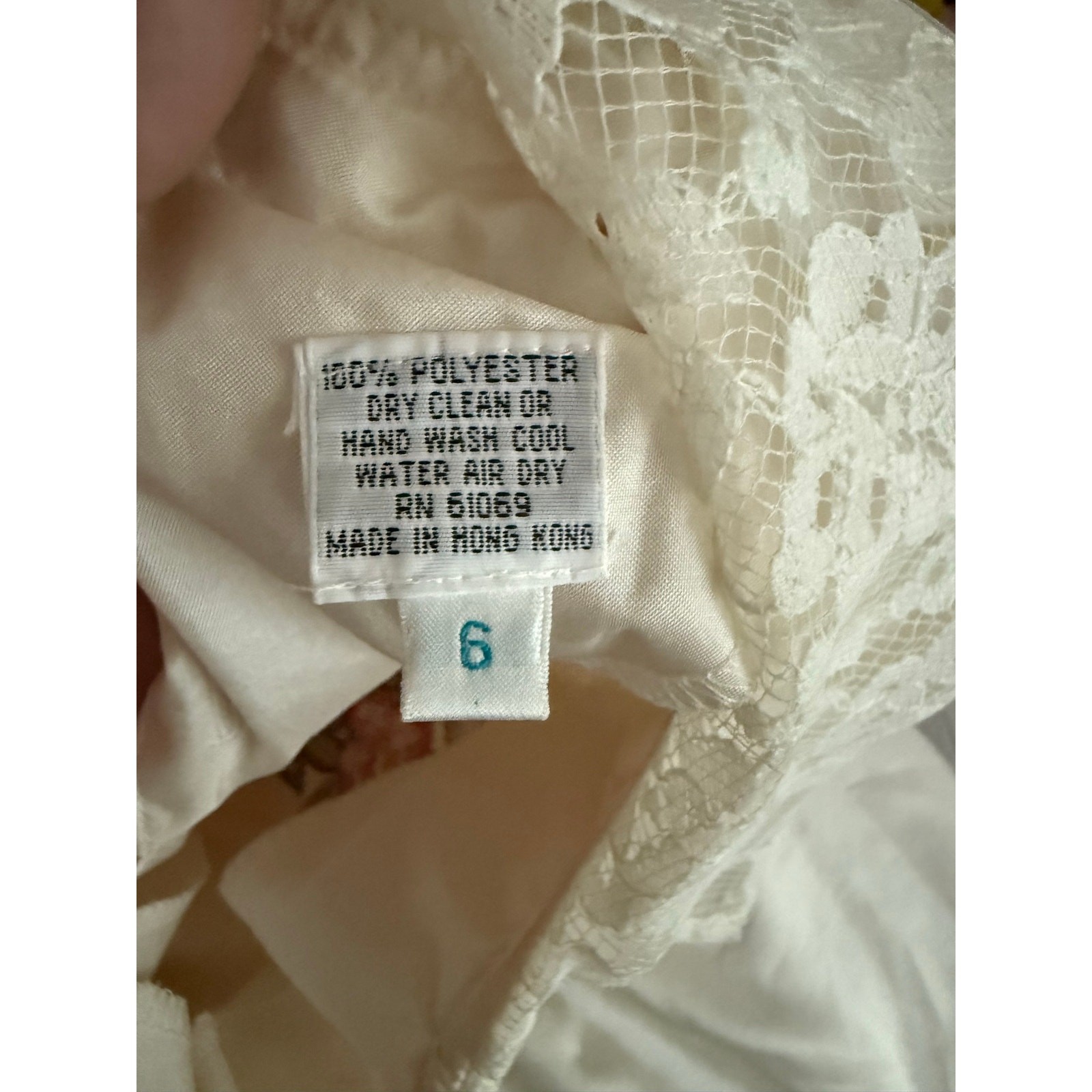 Vintage Nilani Ivory Satin Blouse Size 6 Lace Collar Floral Embroidered Romantic