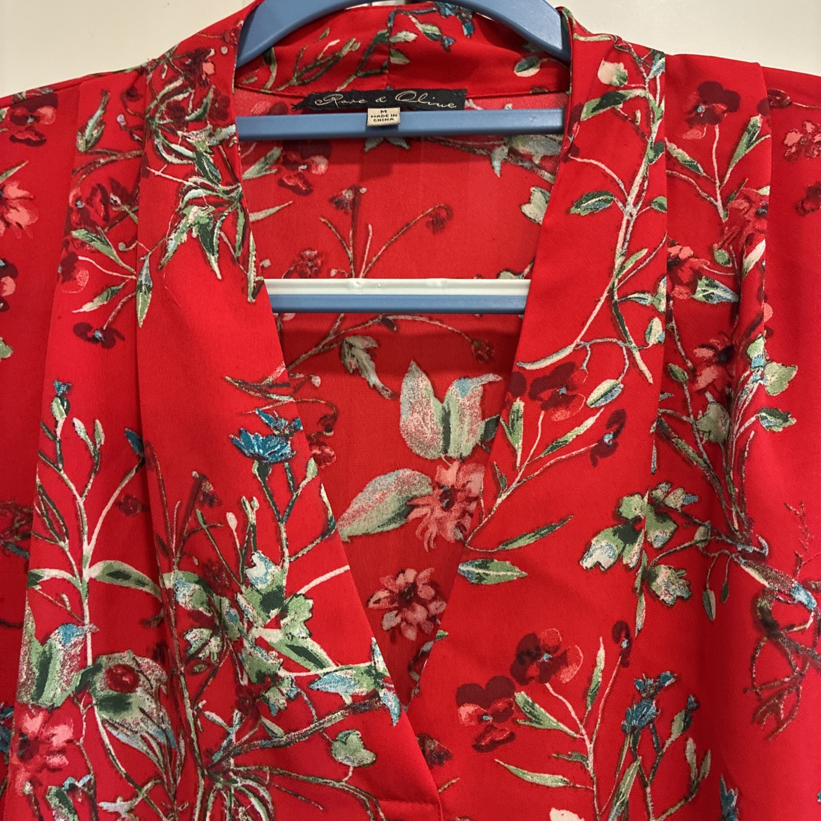Rose & Olive Women’s Red Multicolor Floral LS V Neck Blouse Size M
