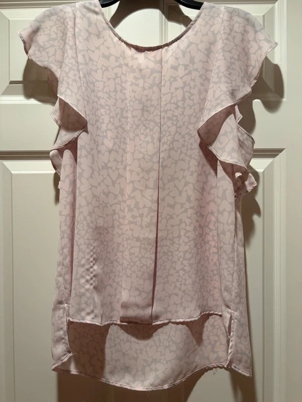 Elle Size Medium Pink Gray Hearts Women’s Blouse Gently Used Condition!
