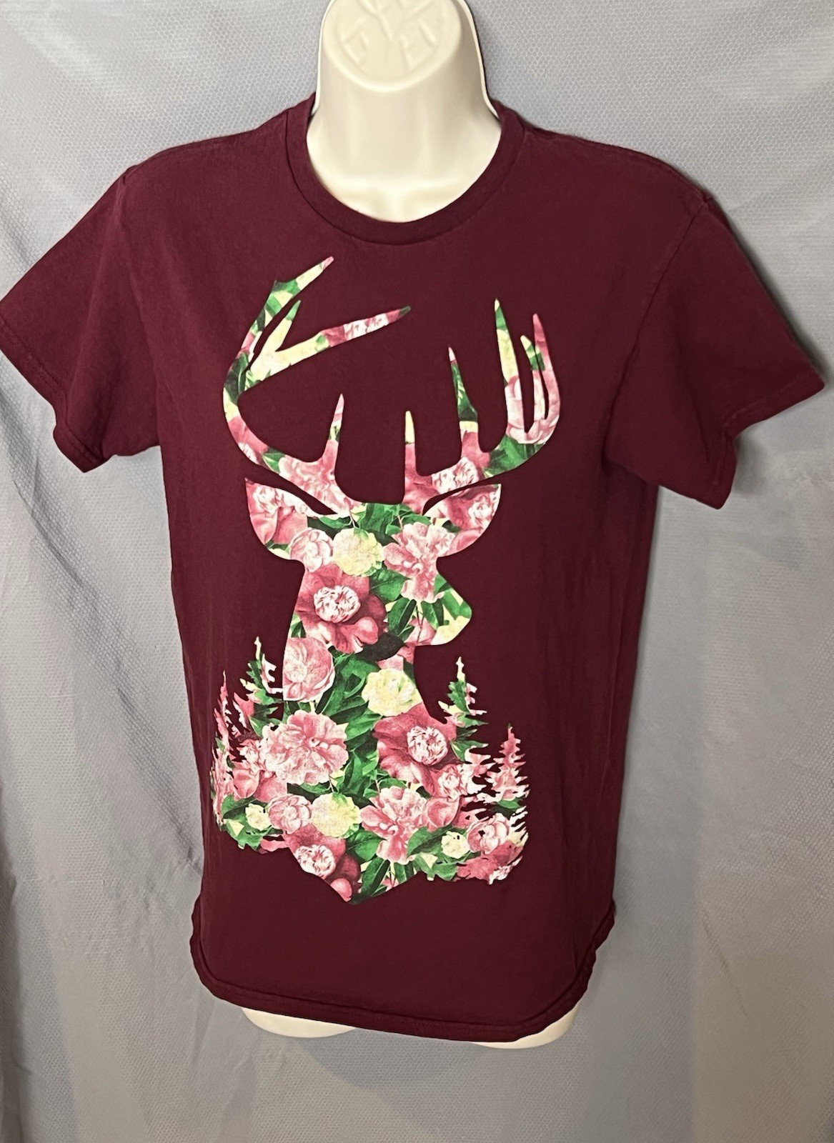EUC Popular Poison Womens T-Shirt SZ S Maroon Pink Floral Deer Rack Short Sleeve