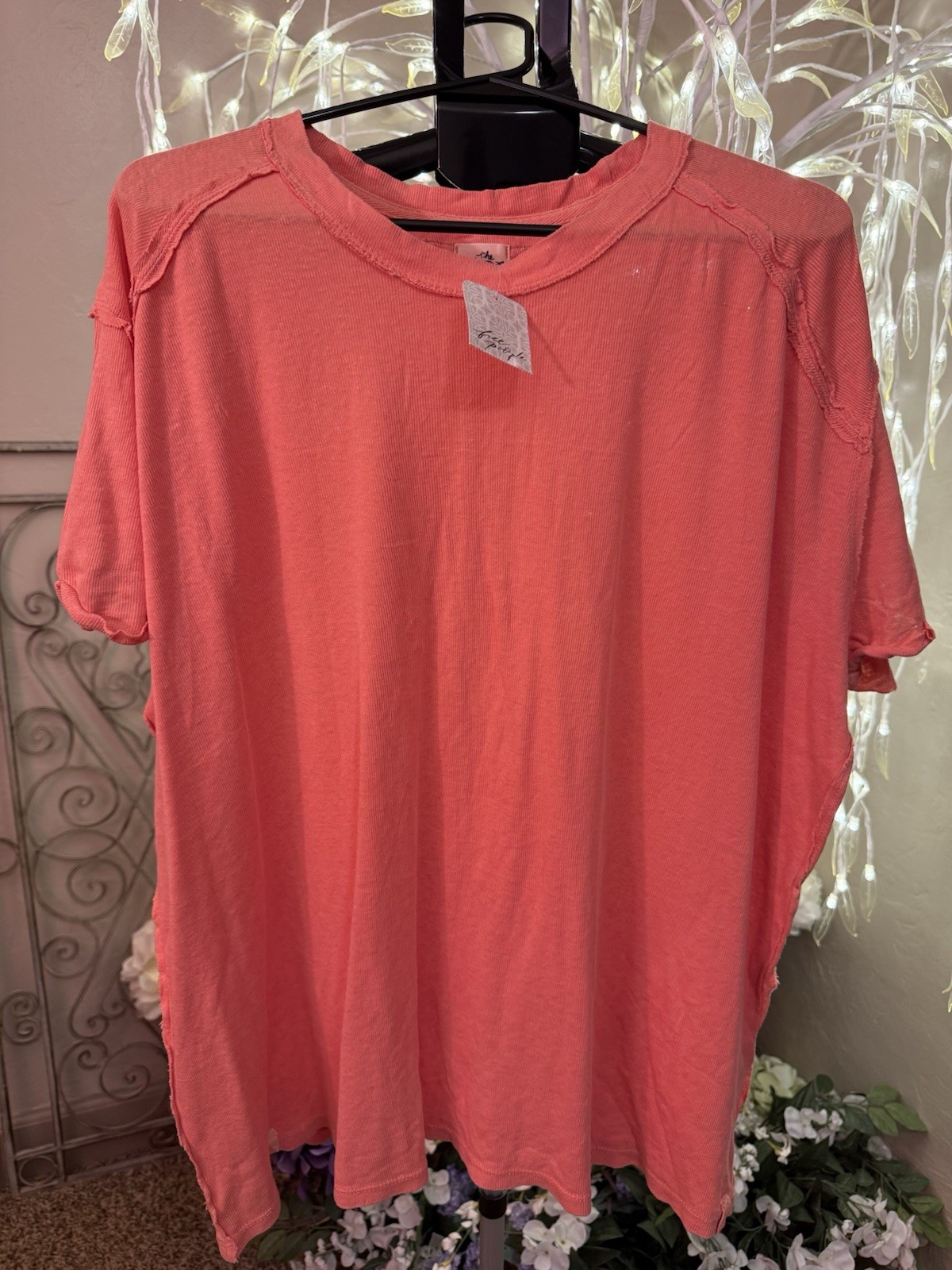 Free People We The Free Coral Raw Edge Lightweight Knit Tee Crew Neck M