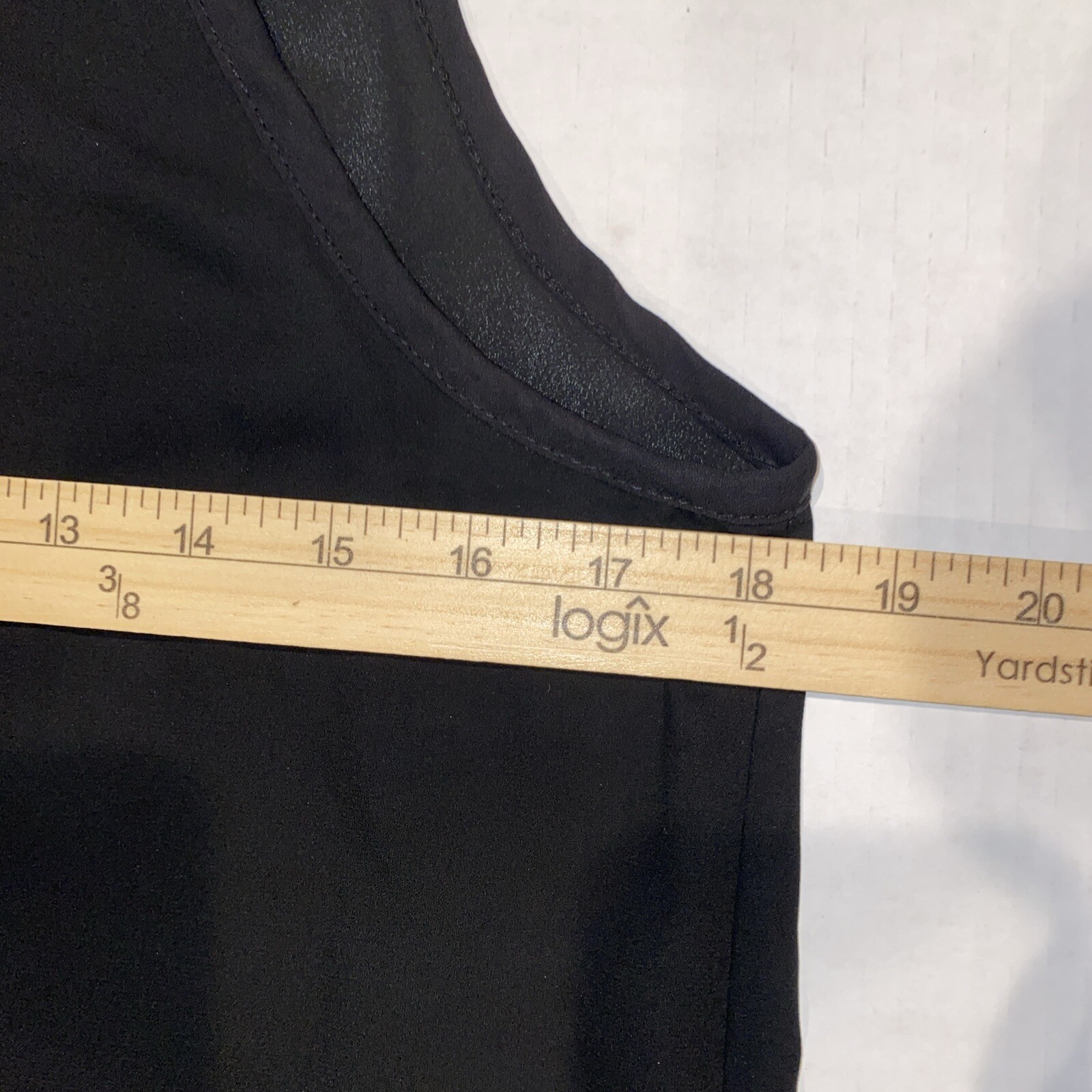 Rue 21 women’s Size Medium Dressy Tank Top Black Black Stings In Front Hanging
