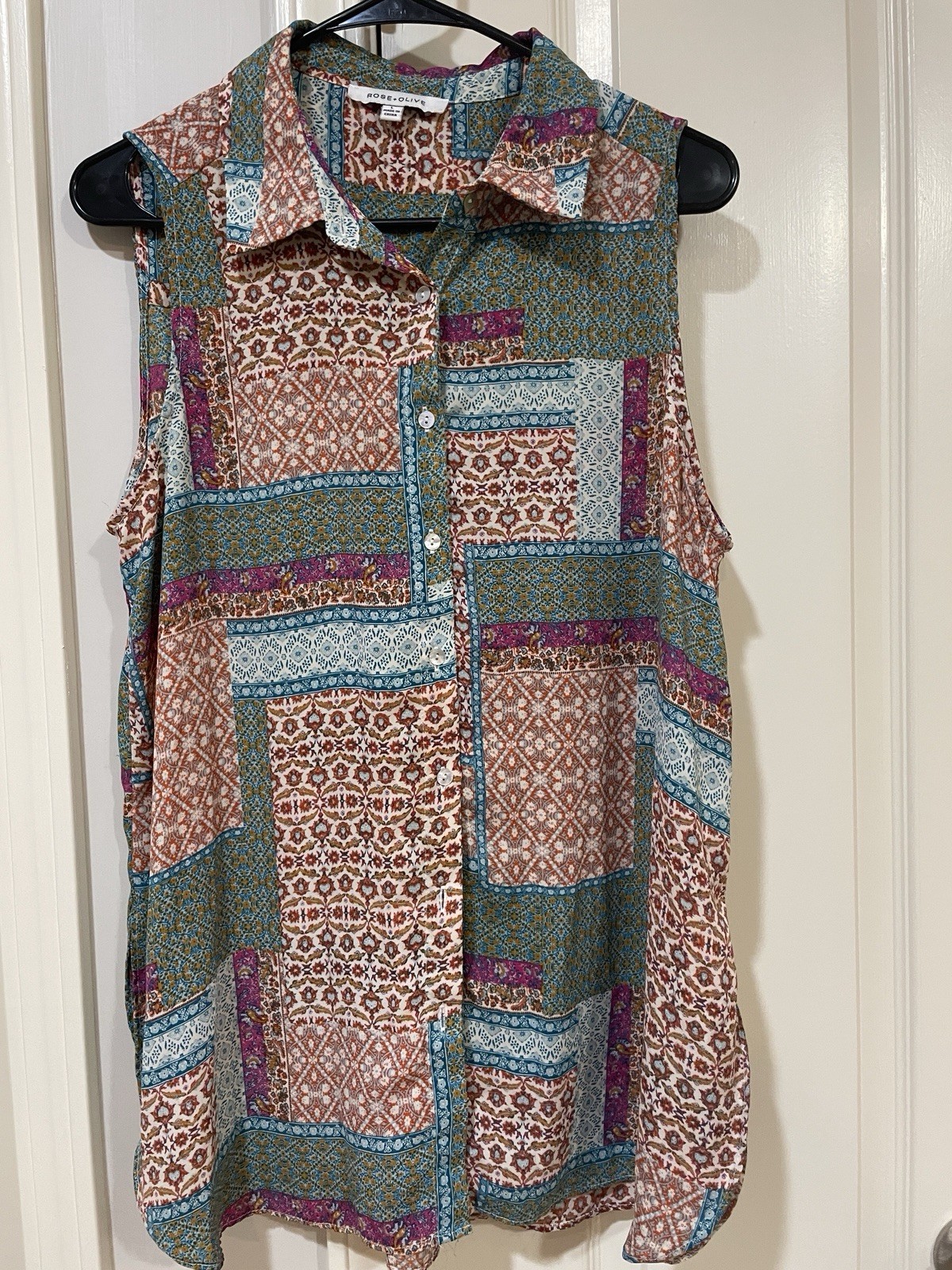 Rose and Olive Women’s Sleeveless Top Size Large Pink Floral Casual