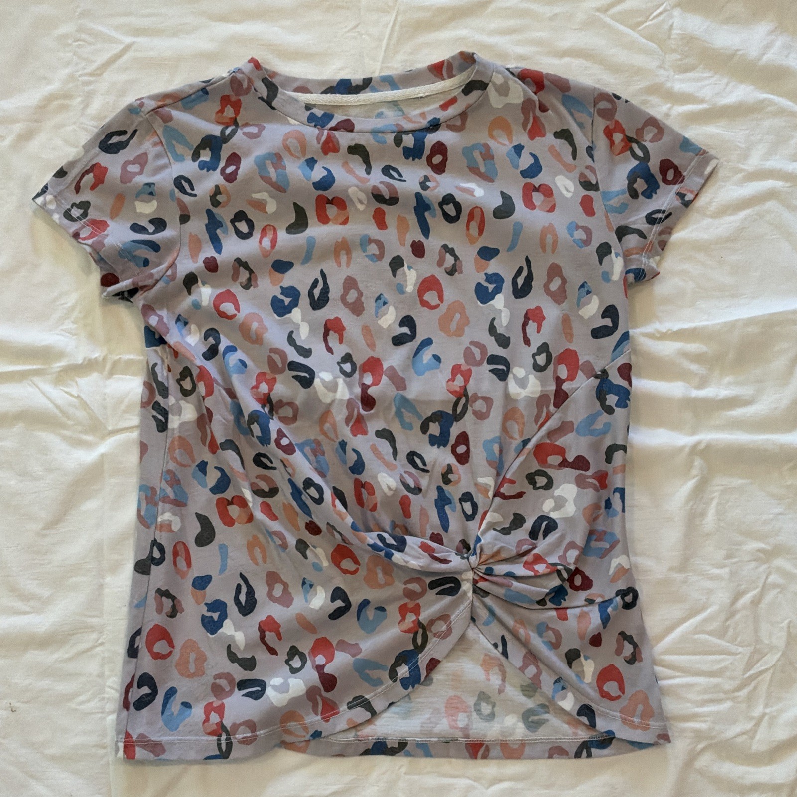 Women’s M Multicolor Animal Print Crew Neck Short Sleeve Twist Front Knit Tee