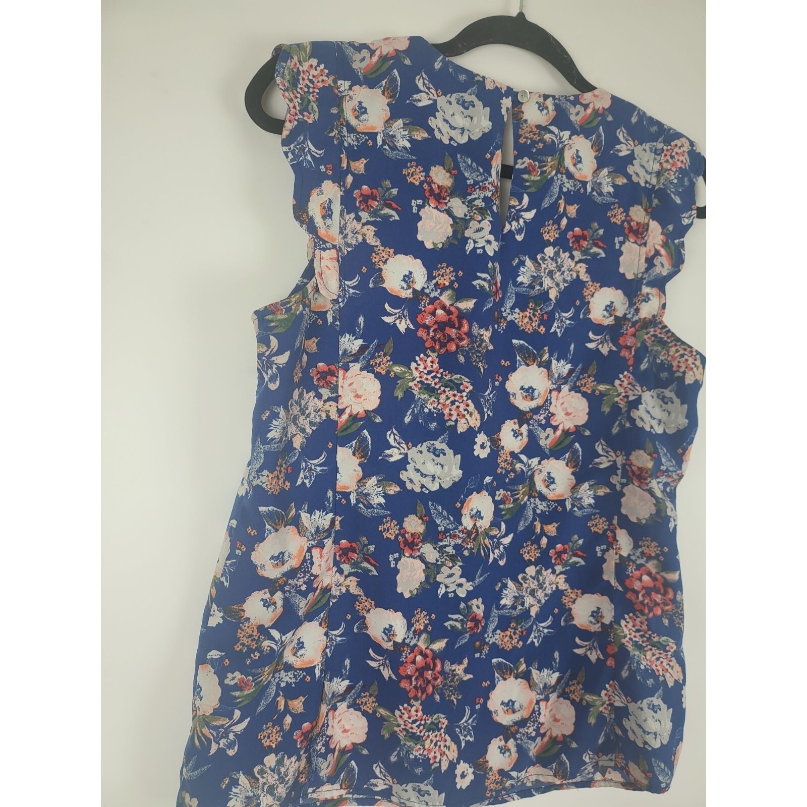 41 Hawthorne Scalloped Cap Sleeve Blouse M Womens Blue Floral V Neck Key Hole