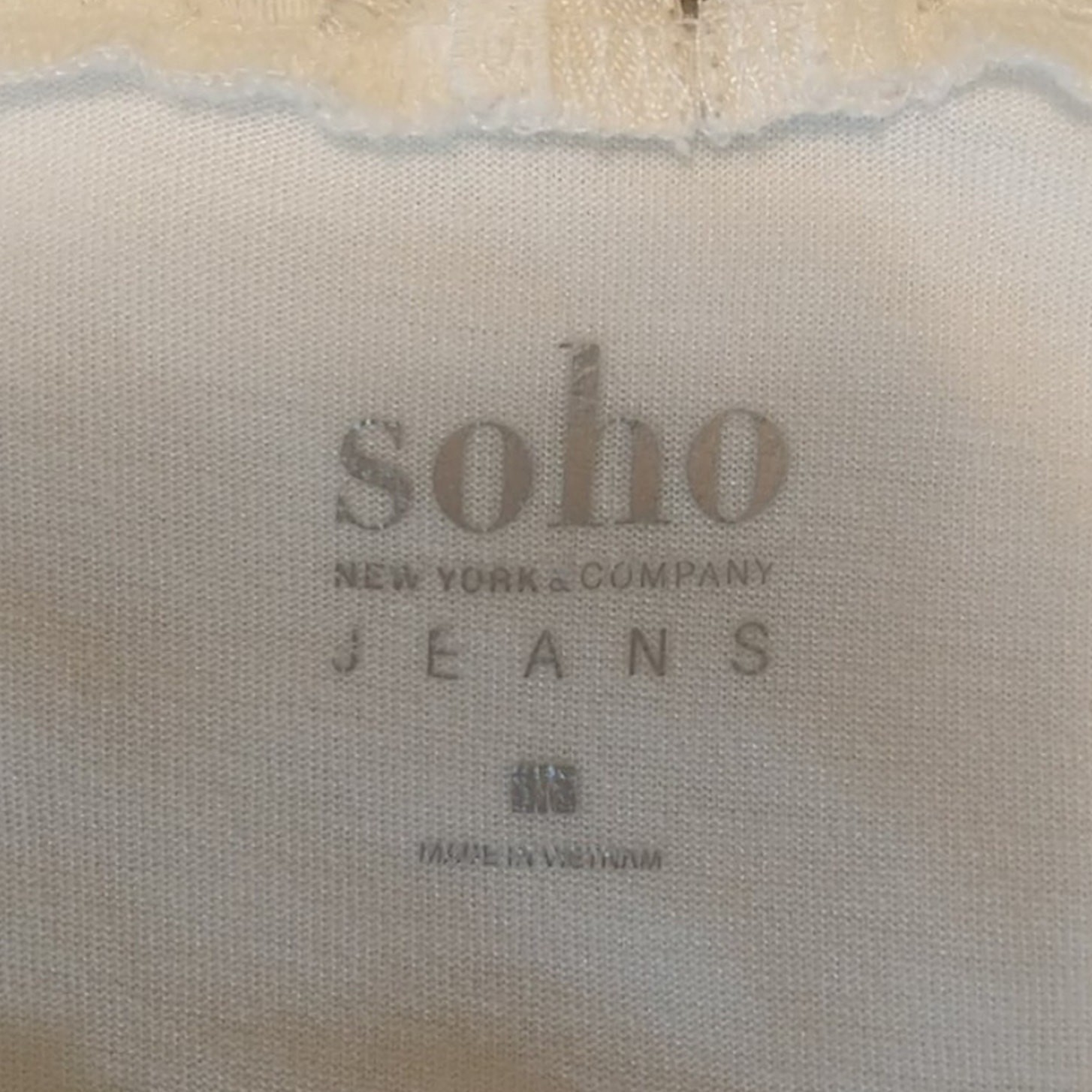 Soho New York & Co Women’s M White Lace Overlay Top Half Sleeve Scoop Neck