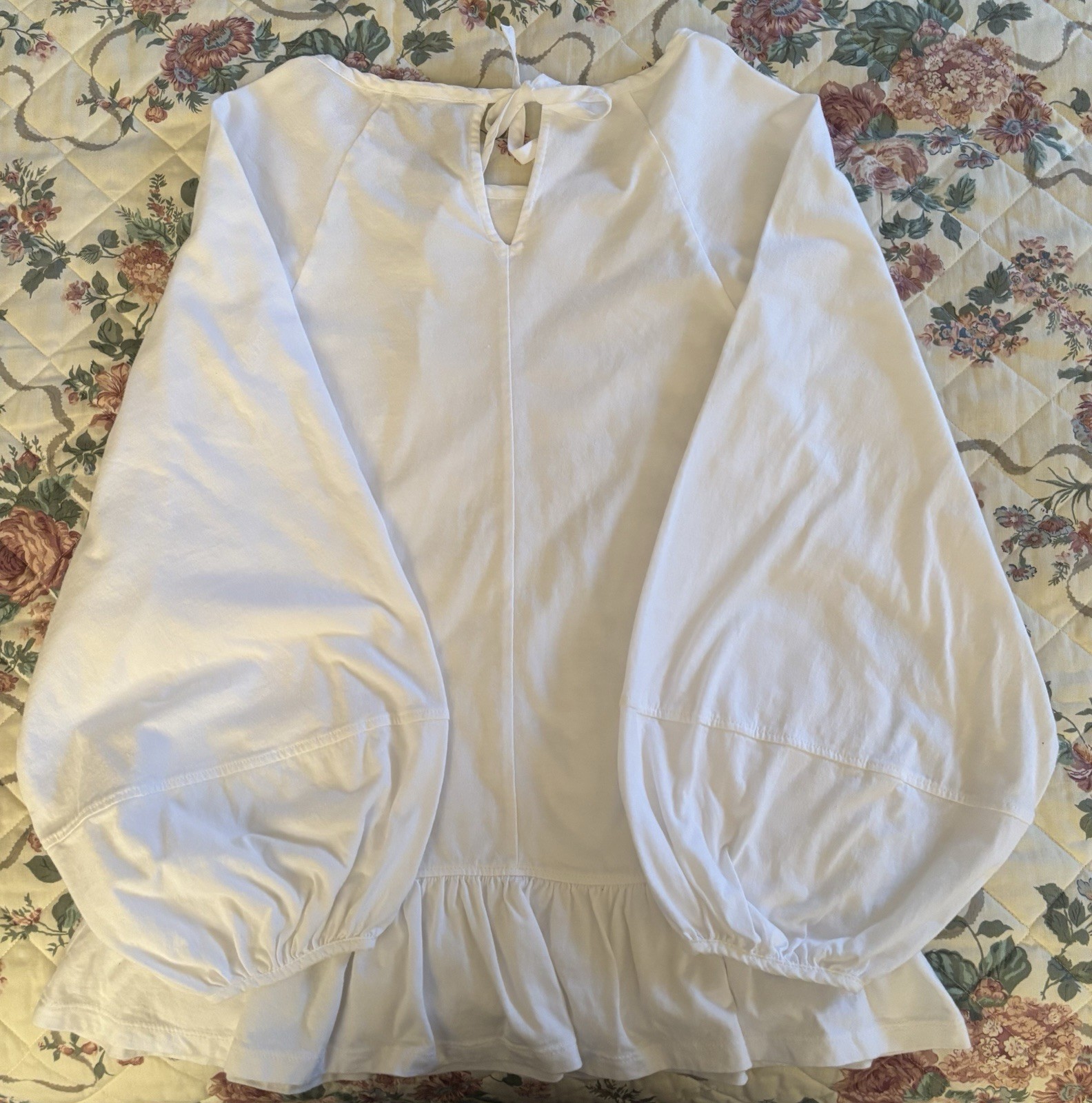 Banana Republic Women’s M White Knit Top Tie-Neck Ruffle Balloon Long Sleeve
