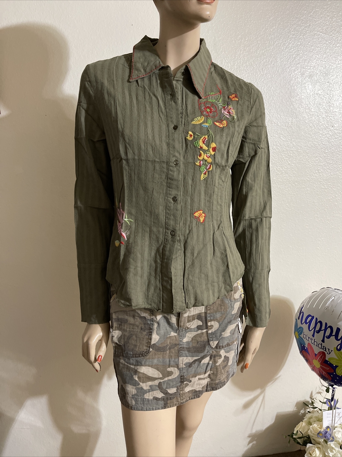 Forest green cotton casual buttons embroidered Size L long sleeve shirt Top