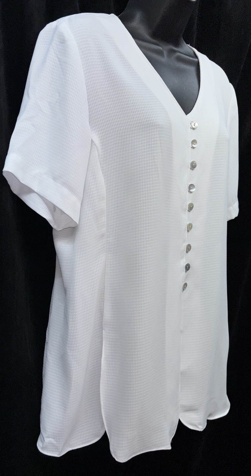 Worthington Women Size 10P Button Up Short Sleeve Embossed Pattern Top White