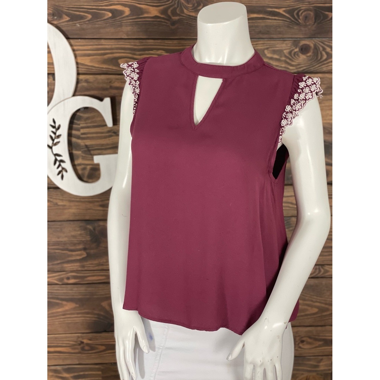 Sybilla | Crochet Scalloped Flutter Lace Cap Sleeve Keyhole High Neck Blouse