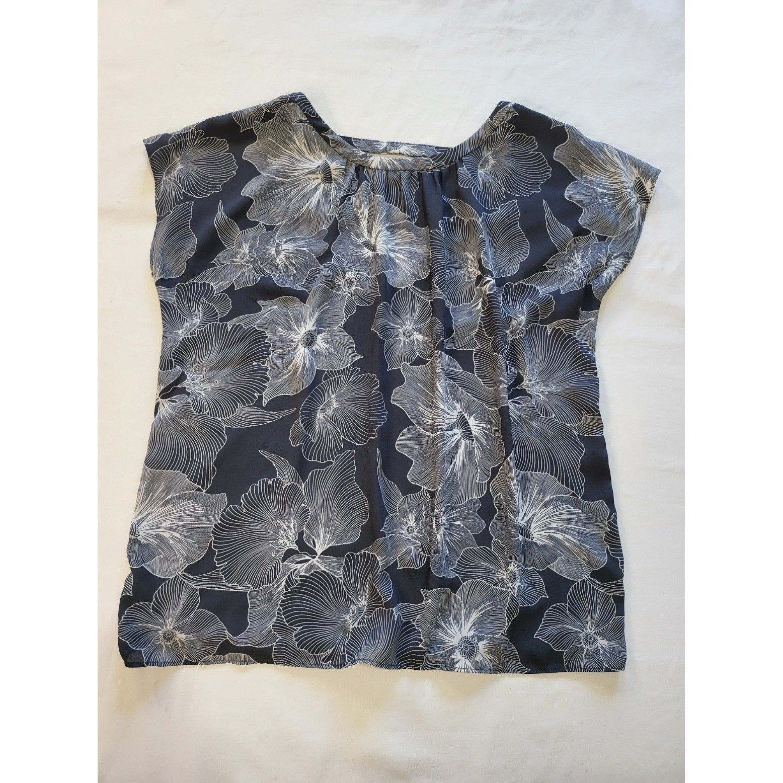 Ann Taylor LOFT Womens Navy Blue White Floral Mixed Media Blouse Top Medium