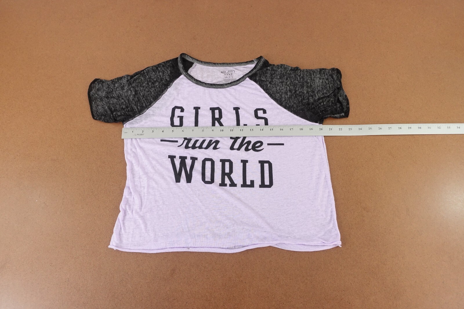 Mighty Fine Juniors Size Large Lilac Girls Run The World Short Sleeve T-Shirt