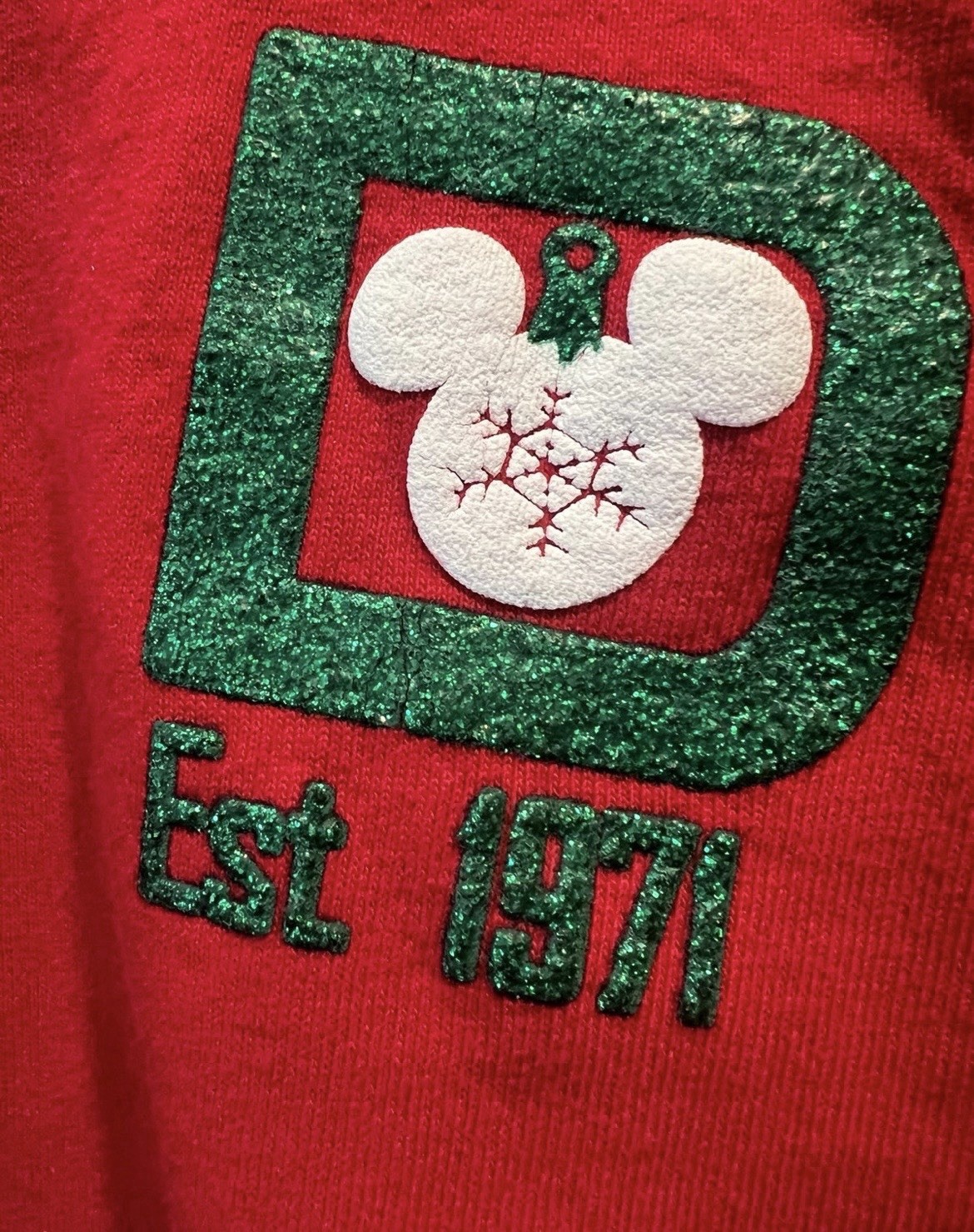 Walt Disney World Spirit Jersey Shirt Adult Small Red Christmas Mickey & Friends