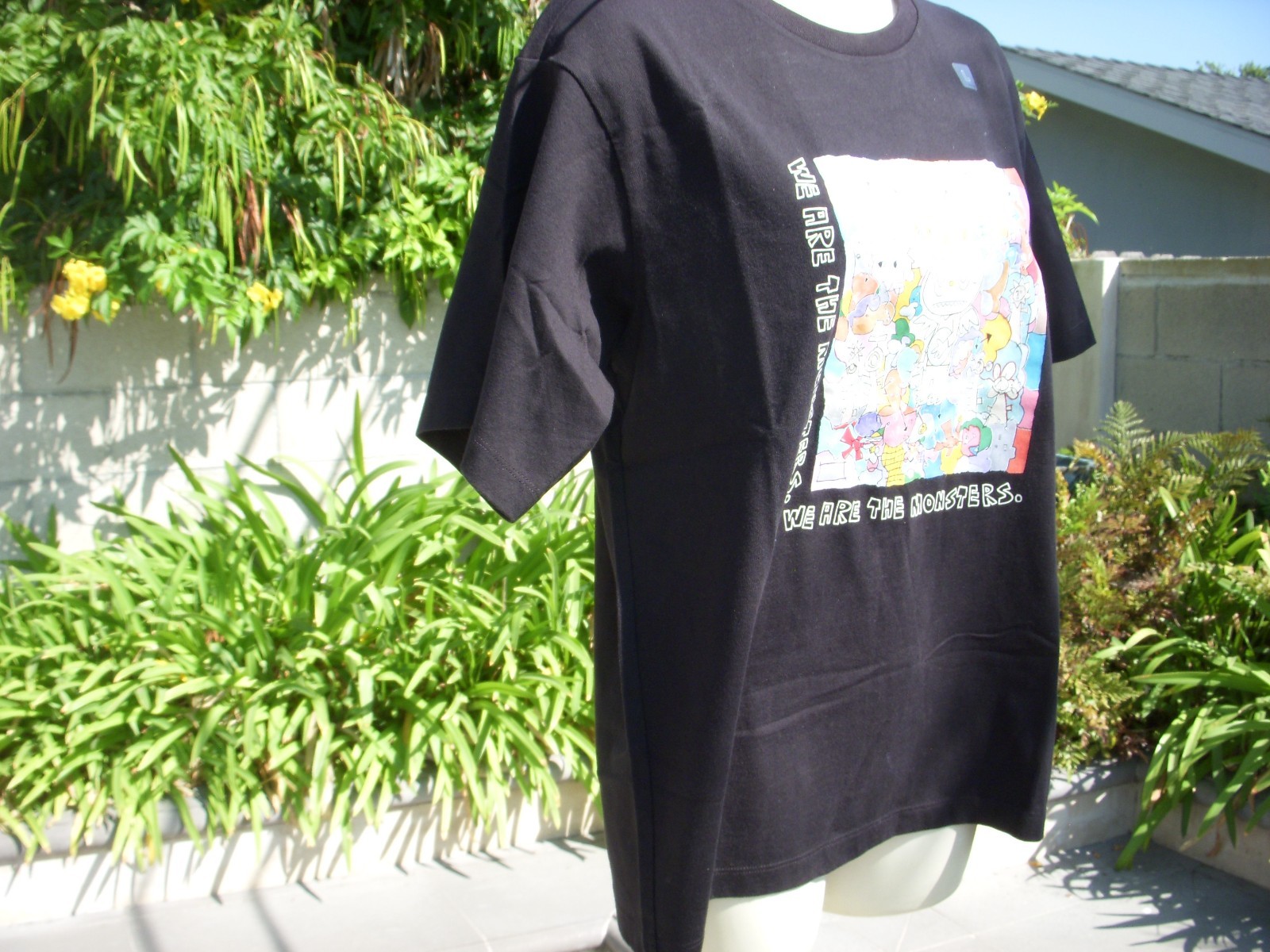 Uniqlo x POP MART UT Graphic T-Shirt THE MONSTERS LABUBU, Wmn Sz L