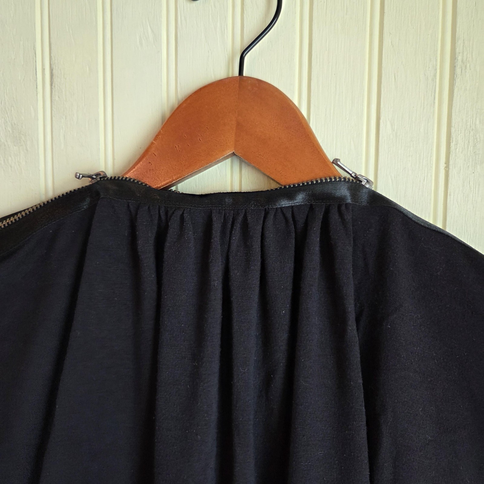 Mixit Tank Top Womens Large Black Boat Neck Sleeveless Zipper Trim Tunic